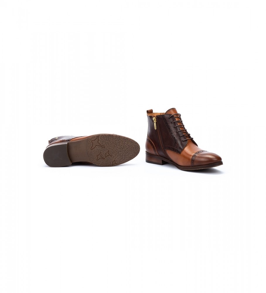 Botas de tornozelo Pikolinos Royal em couro marrom