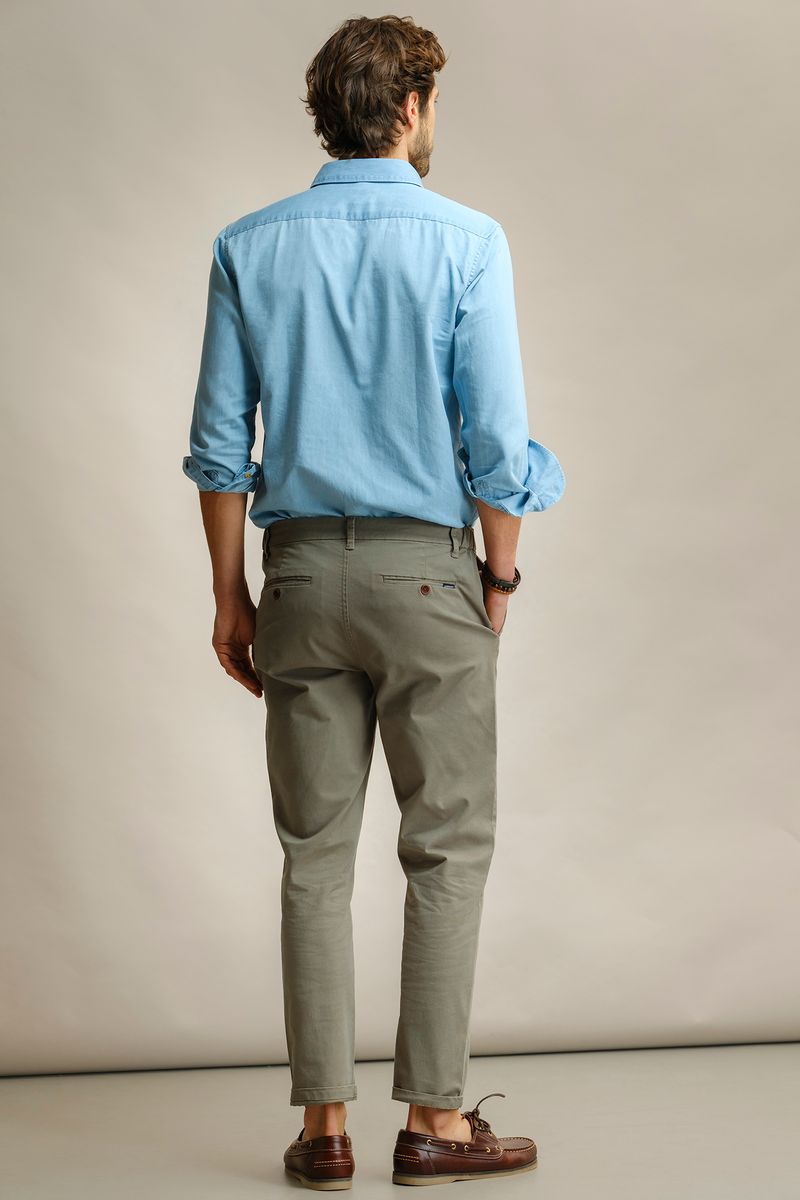 CAMISA SLIM FIT EM GANGA LEVE