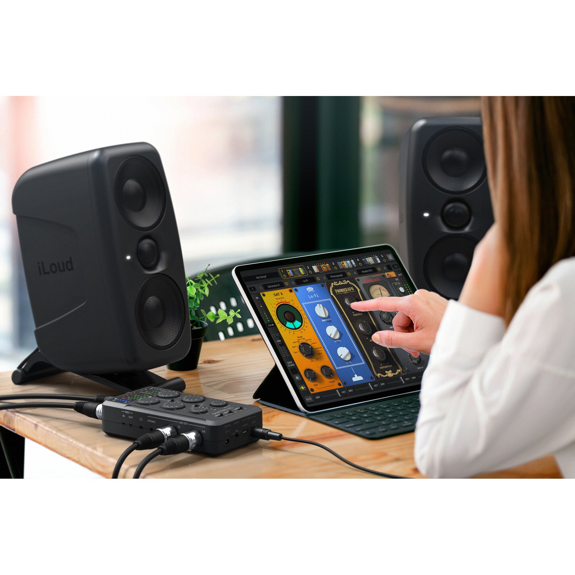 IK Multimedia iRig Pro Quattro I/O Deluxe audio en MIDI interface