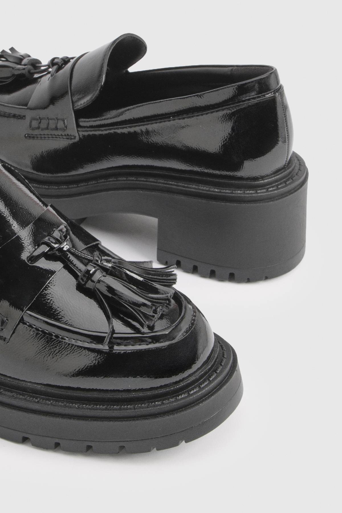 boohoo Mocassin À Pompons Semelle Épaisse Coupe Large