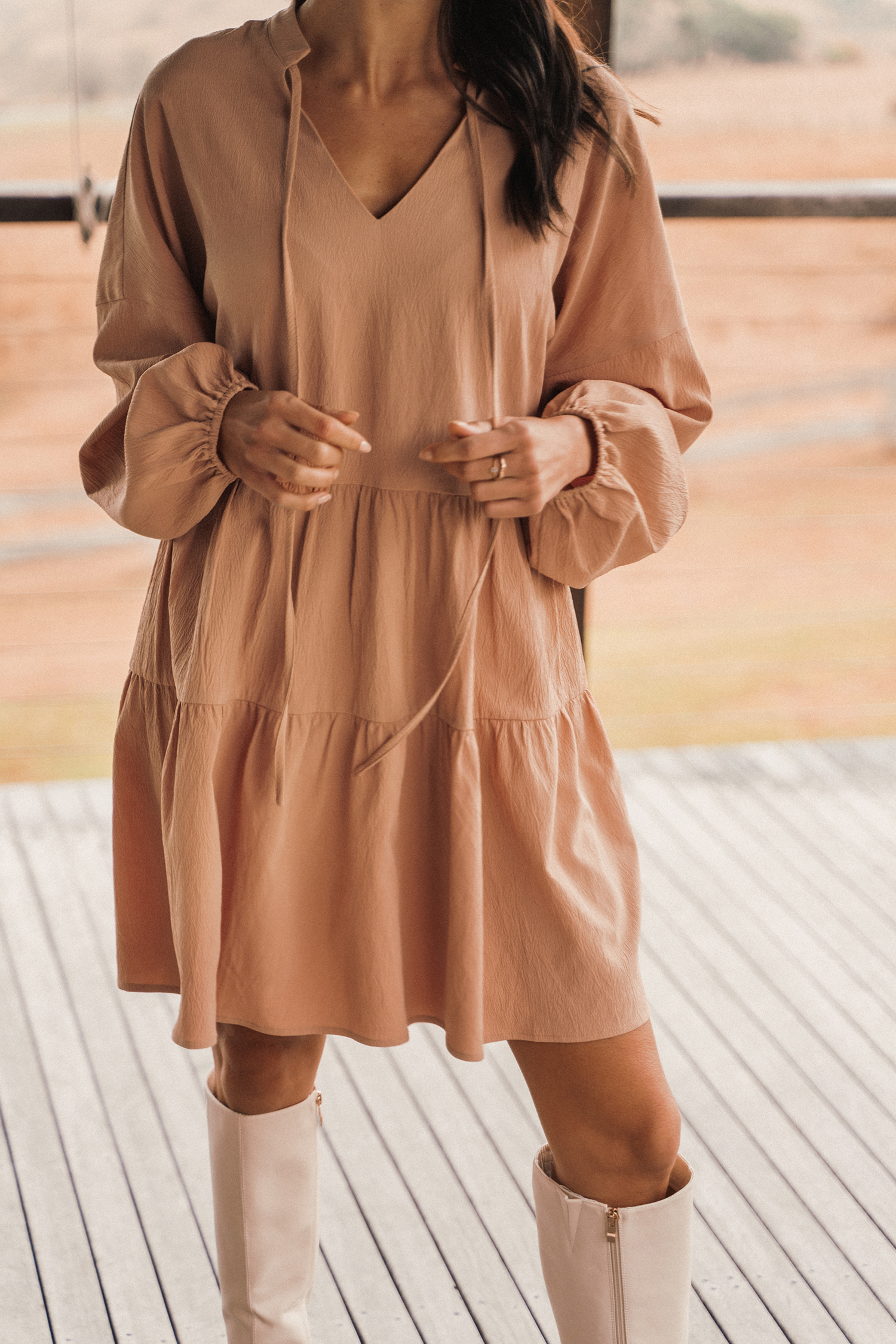 Robe mini à col noué et à volants