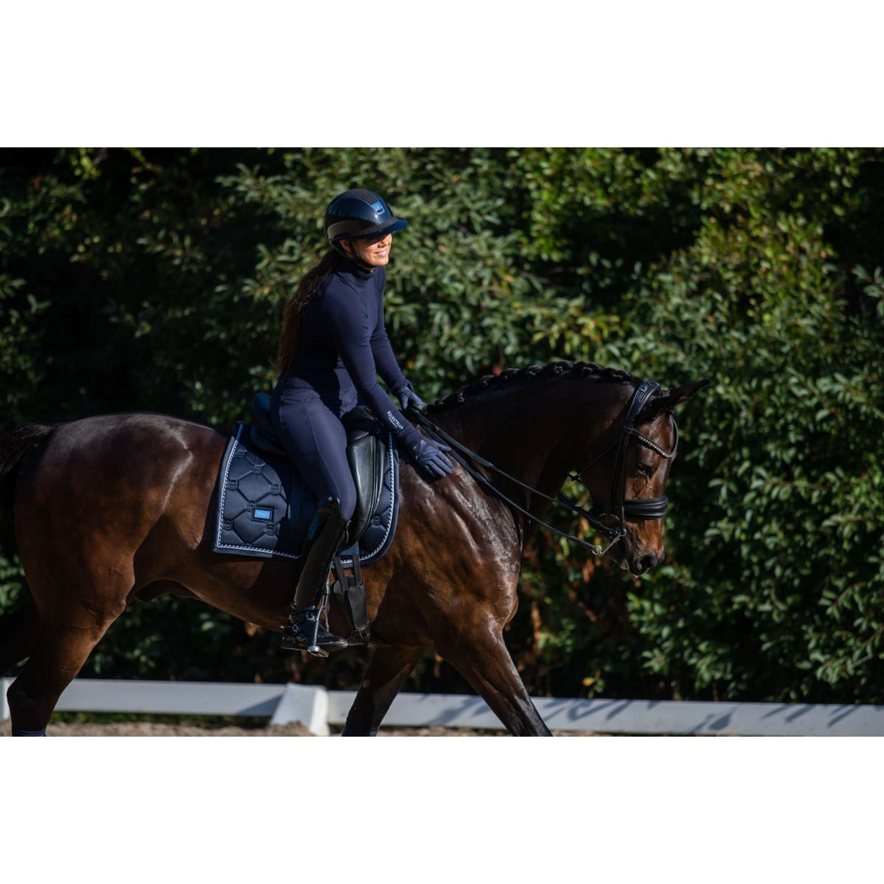 Equestrian Stockholm Zadeldekje Dressuur Black Edition