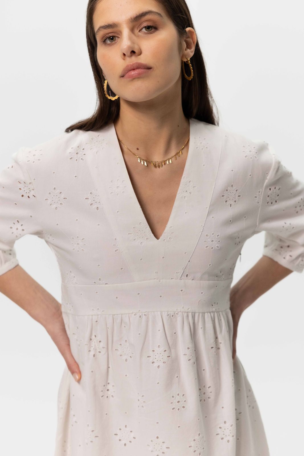 Witte A-lijn jurk met broderie anglaise