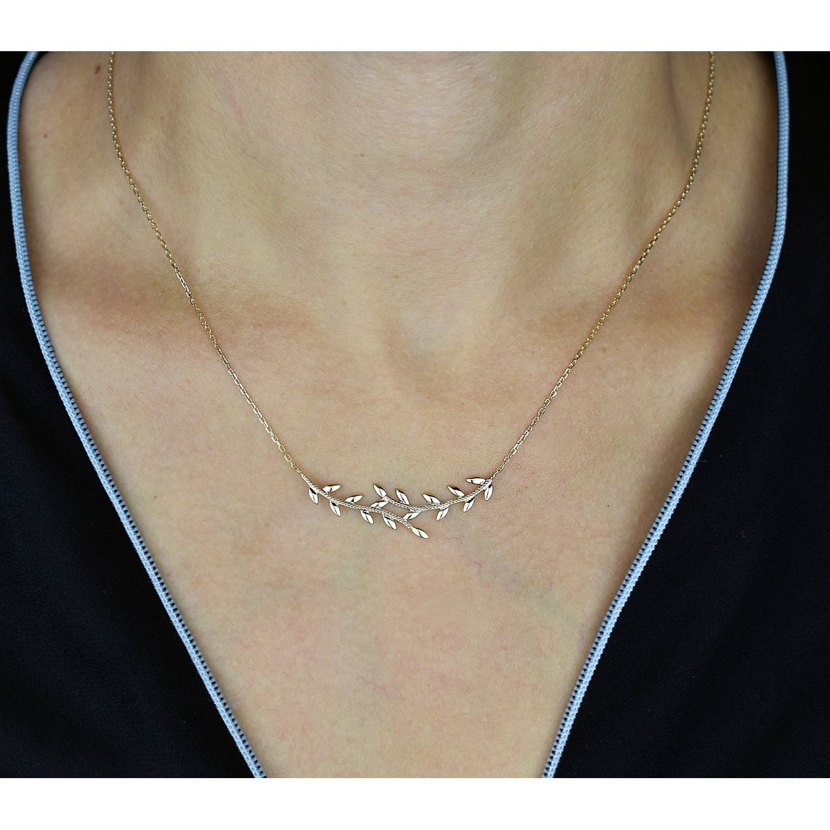 Collier feuille de laurier Plaqué OR 750 3 microns