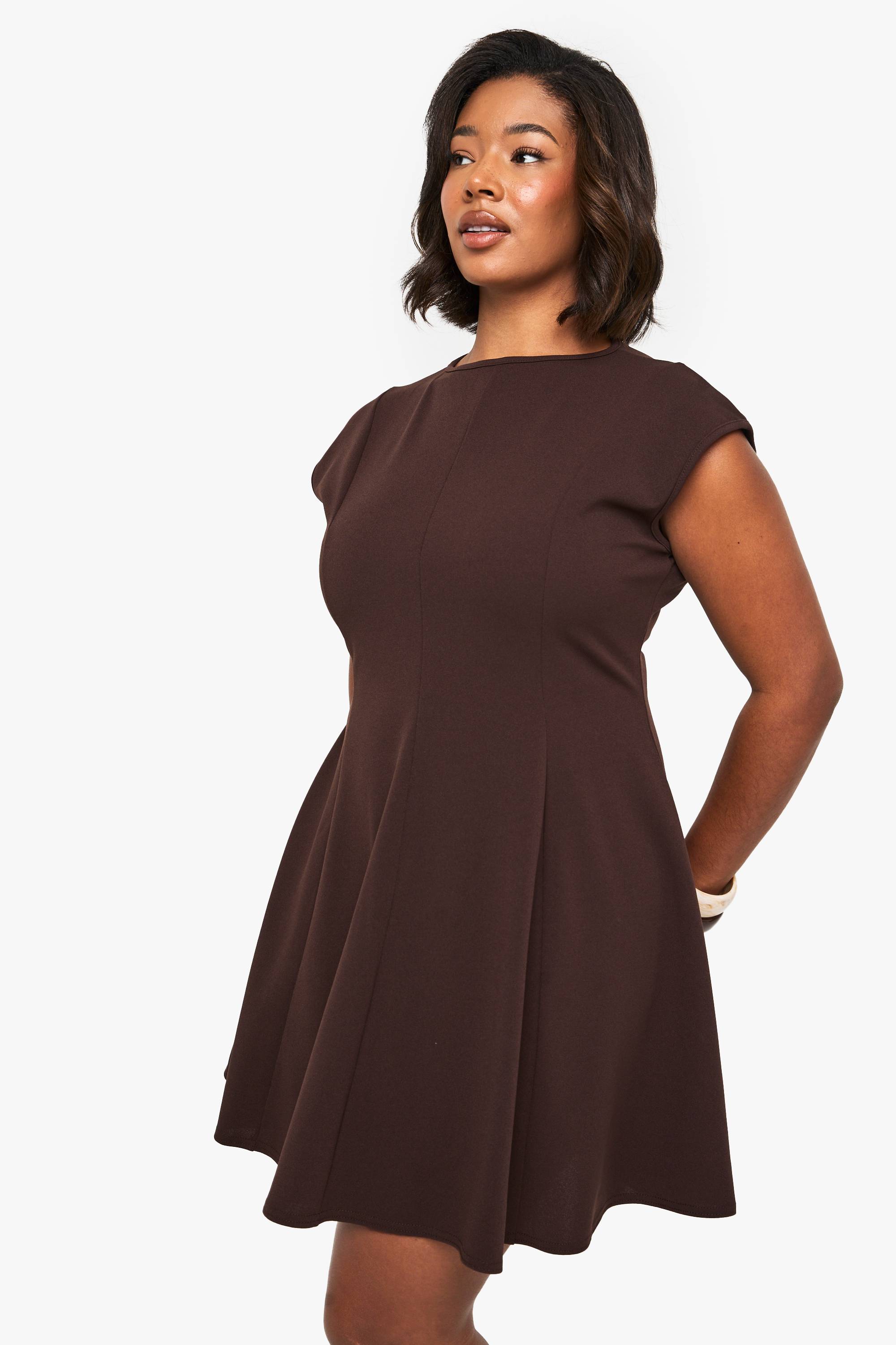 boohoo Robe patineuse à panneaux volumineuse