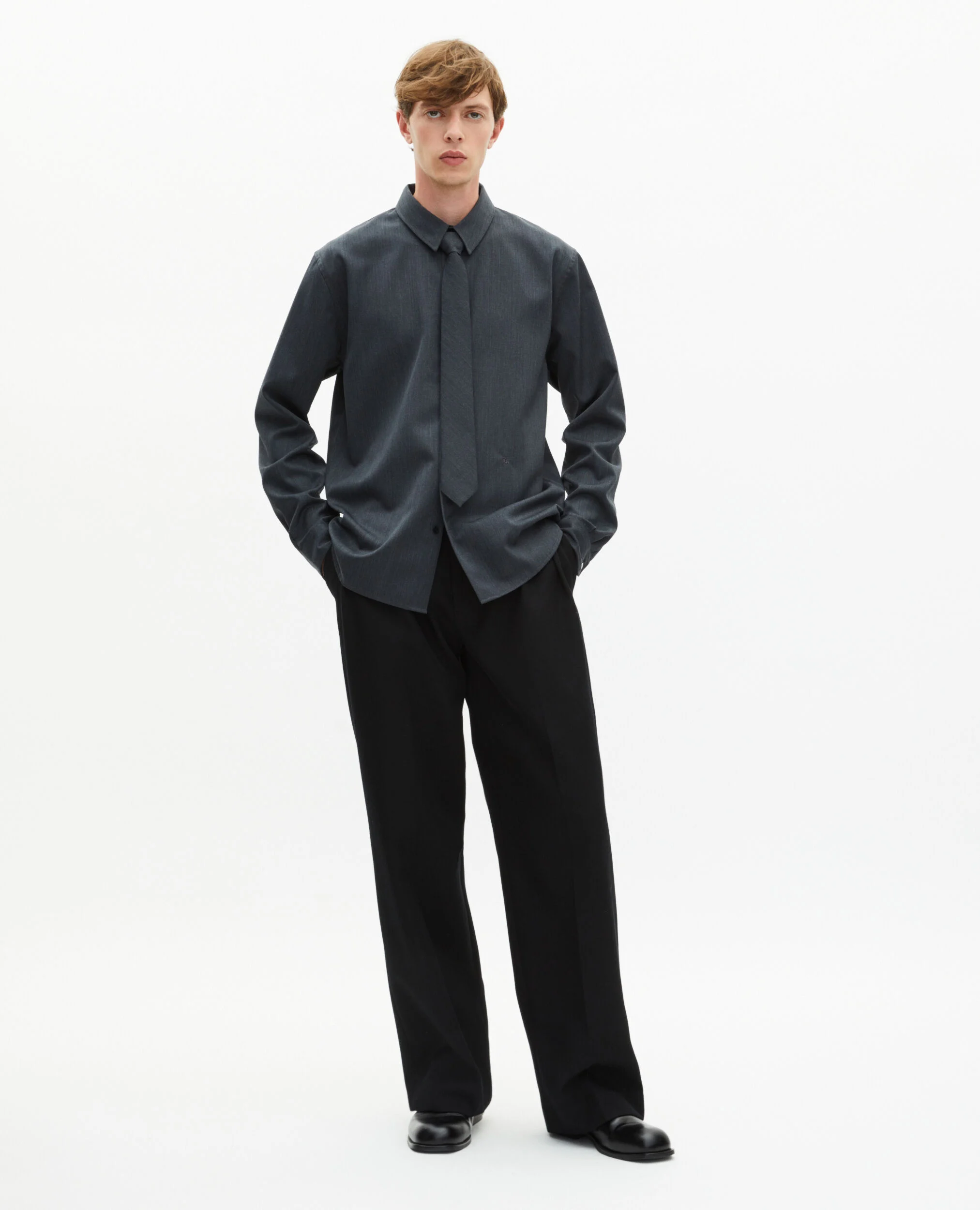 Chemise avec cravate en laine mélangée gris foncé