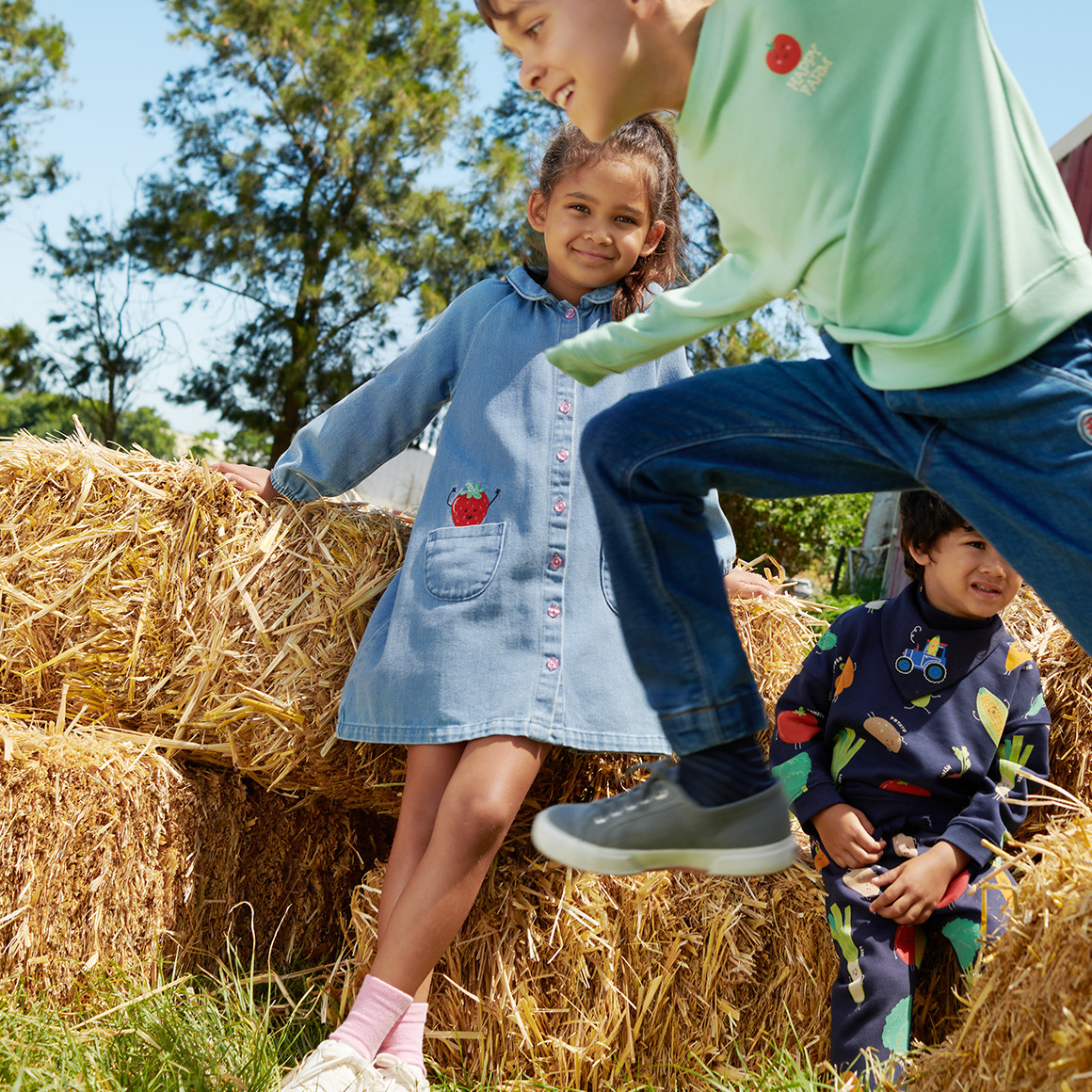 Topolino Mädchen Jeanskleid mit Stickereien hellblau