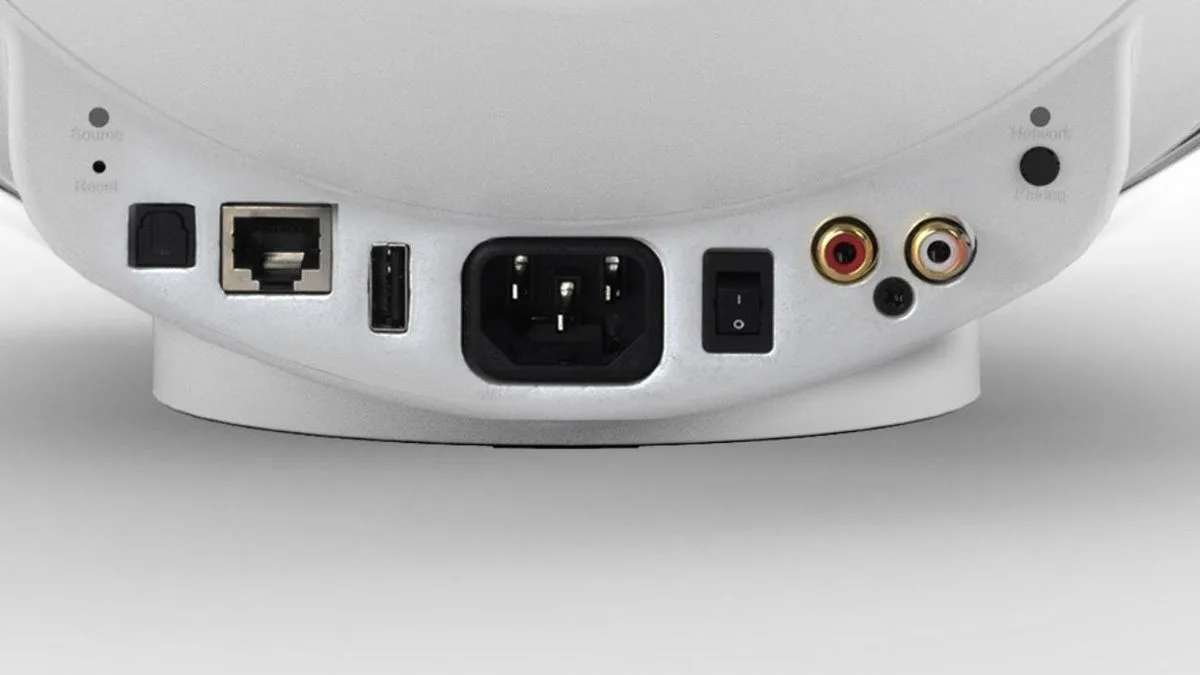 Pearl Sub blanc mat   iO3 Blanc mat sur pied chêne naturel (la paire) Chaînes hi-fi composées