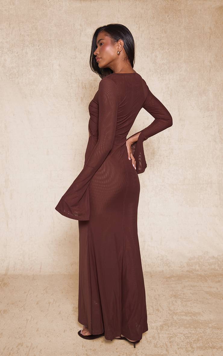Chocolat Robe Longue En Mesh À Manches Longues Avec Détail De Perles Tombantes