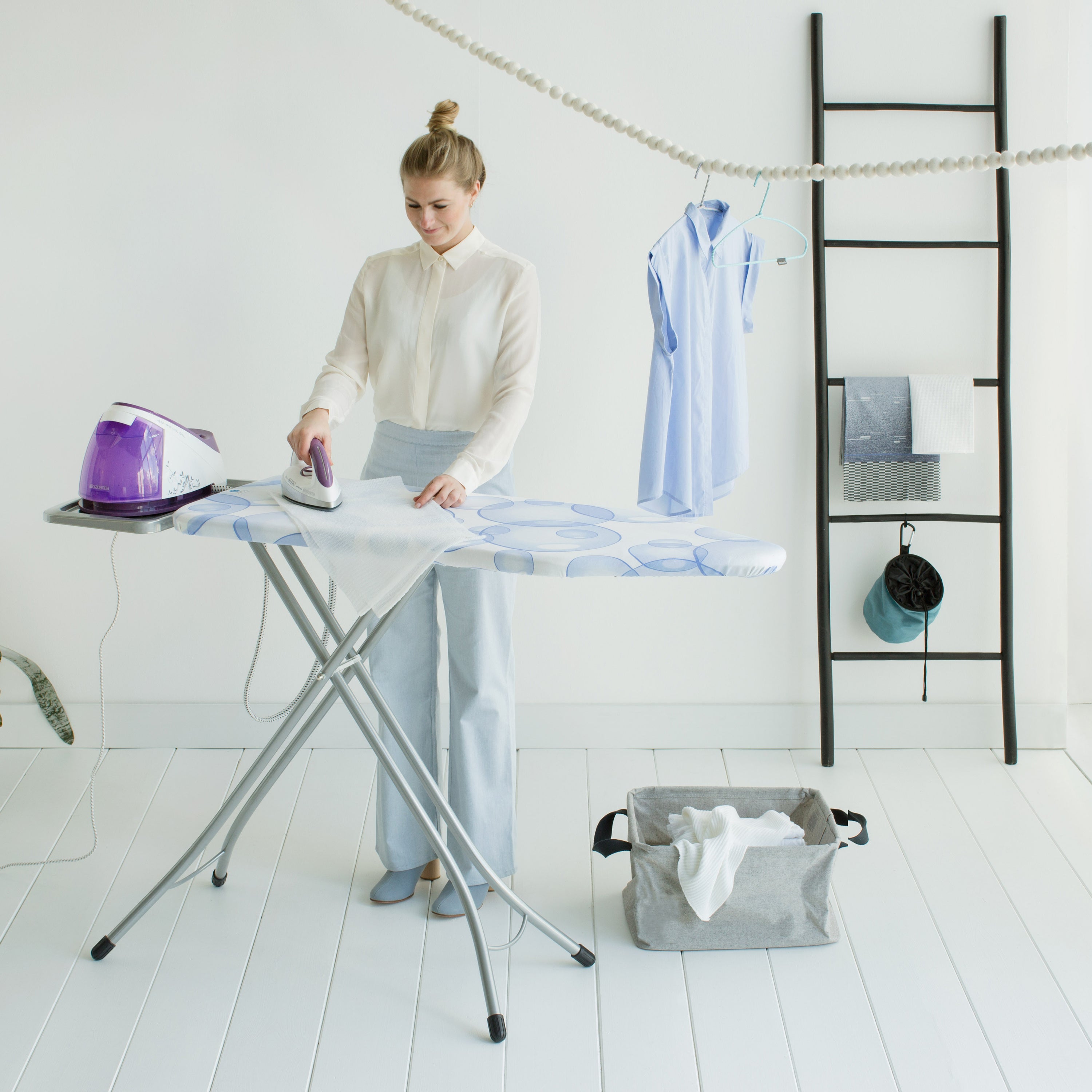 Brabantia PerfectFlow Stoomunithouder Strijkplank 124 x 38 cm