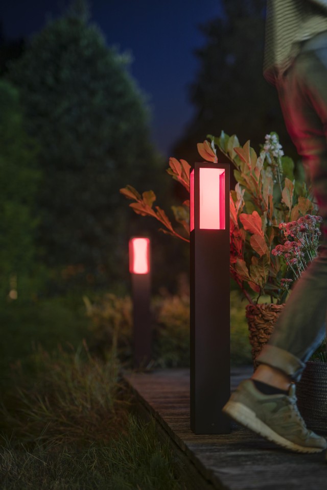 Philips Hue - Impress Post Black Outdoor - White & Color Ambiance