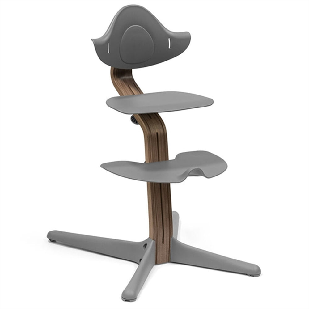 Nomi® Stol Walnut Grey - Stokke® → Luksusbaby.dk