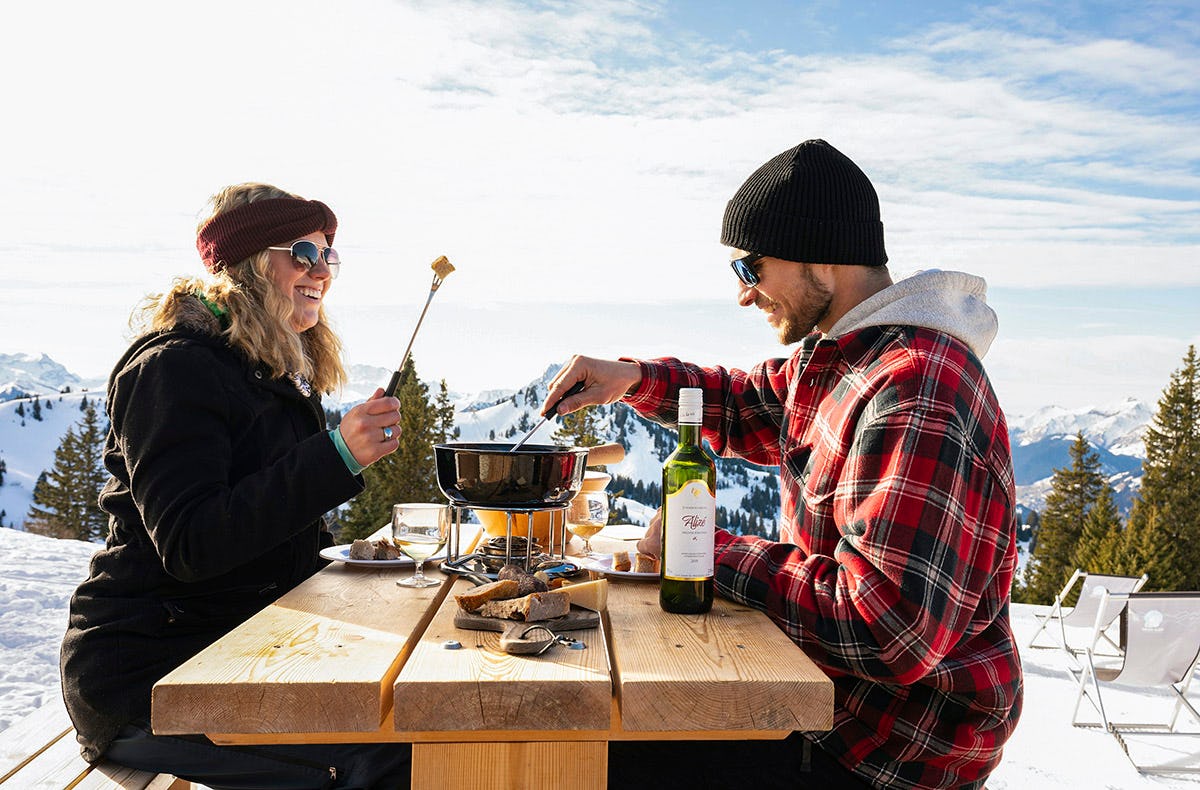 Fondue im Iglu Davos