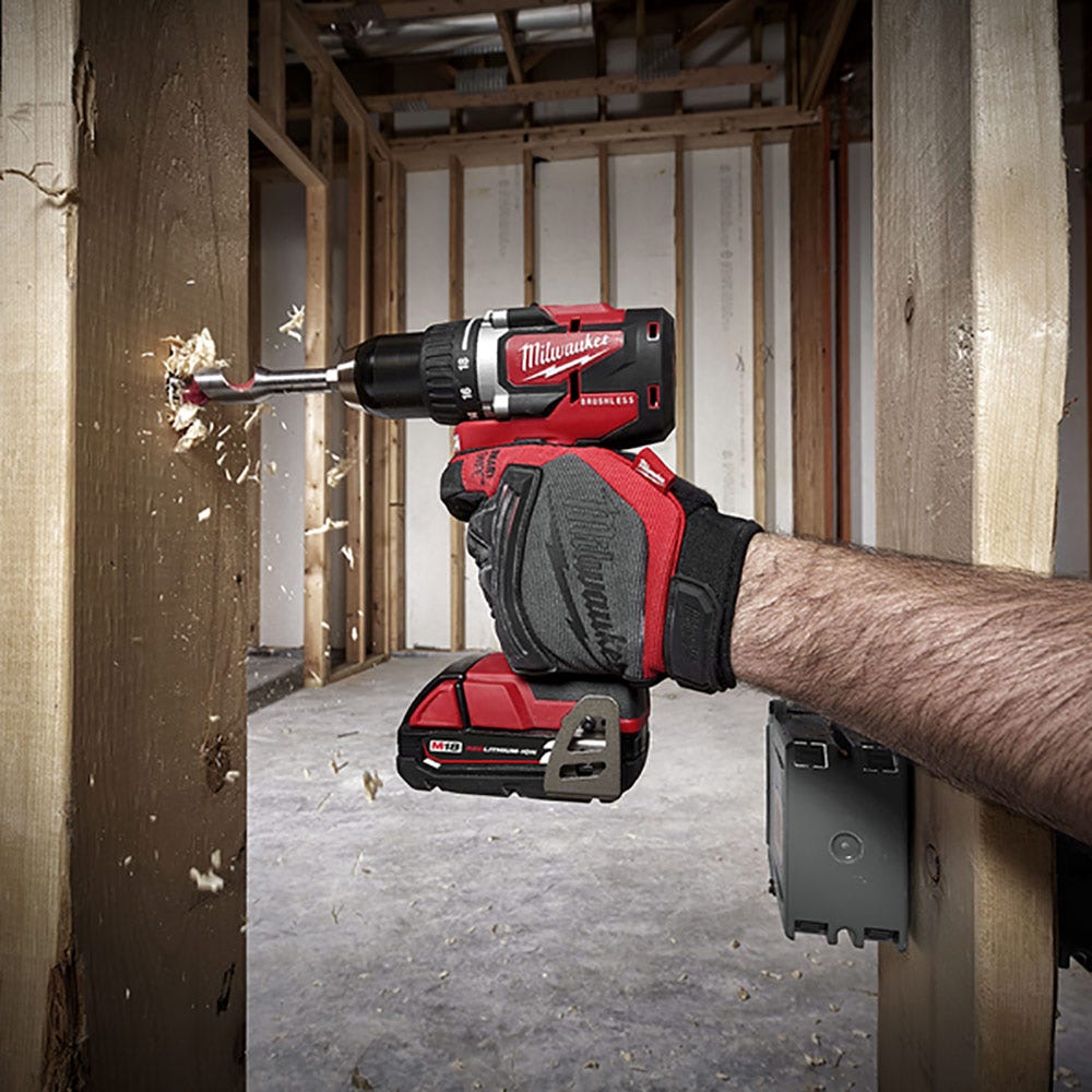MILWAUKEE 18V Brushless 13mm Gen 3 Drill/Driver Kit M18CBLDD-302C