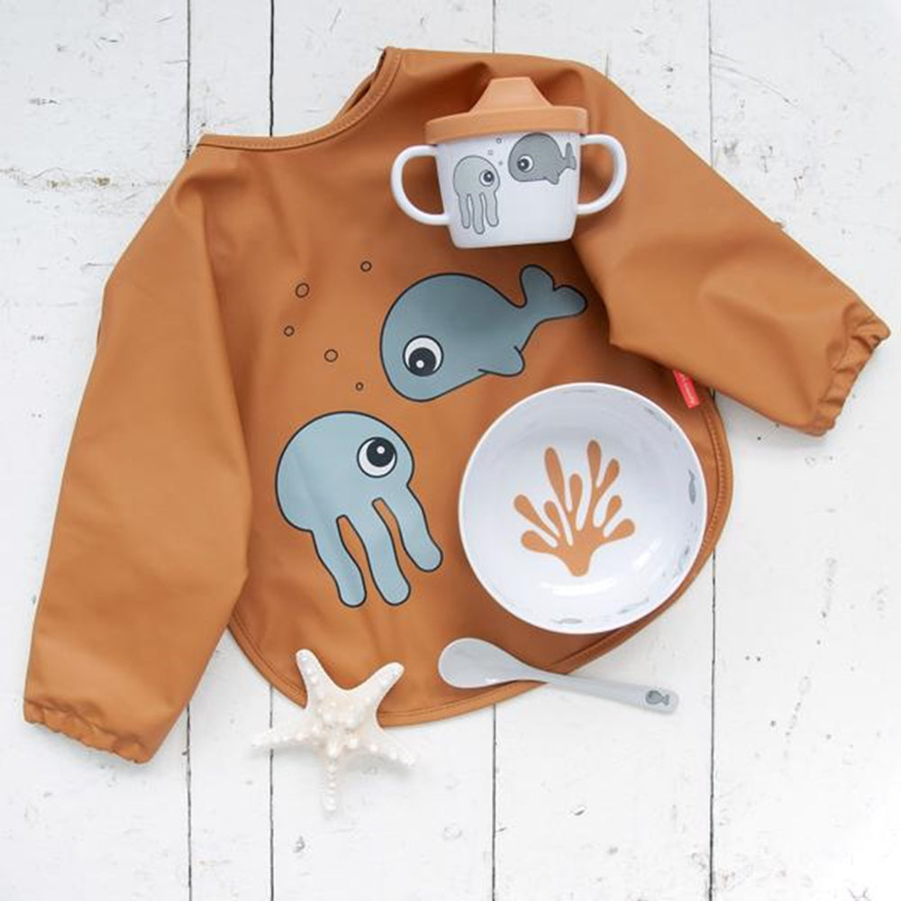 Done by Deer Bib Sea Friends Mustard - DonebyDeer → Luksusbaby.dk