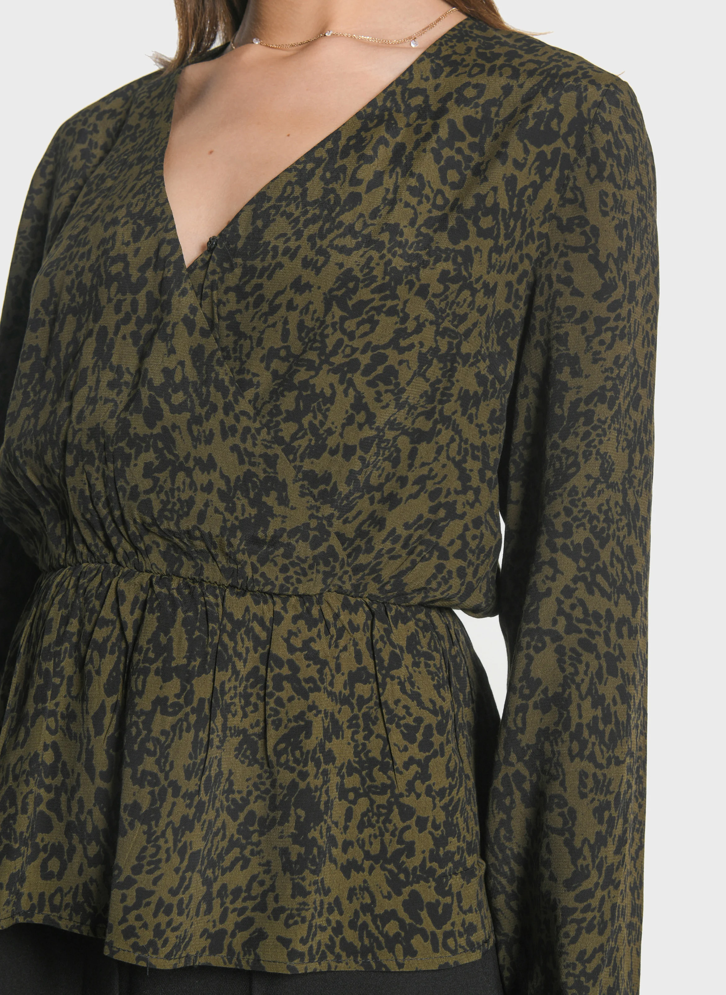 VITTORIA - Blouse col V imprimé| Kaki