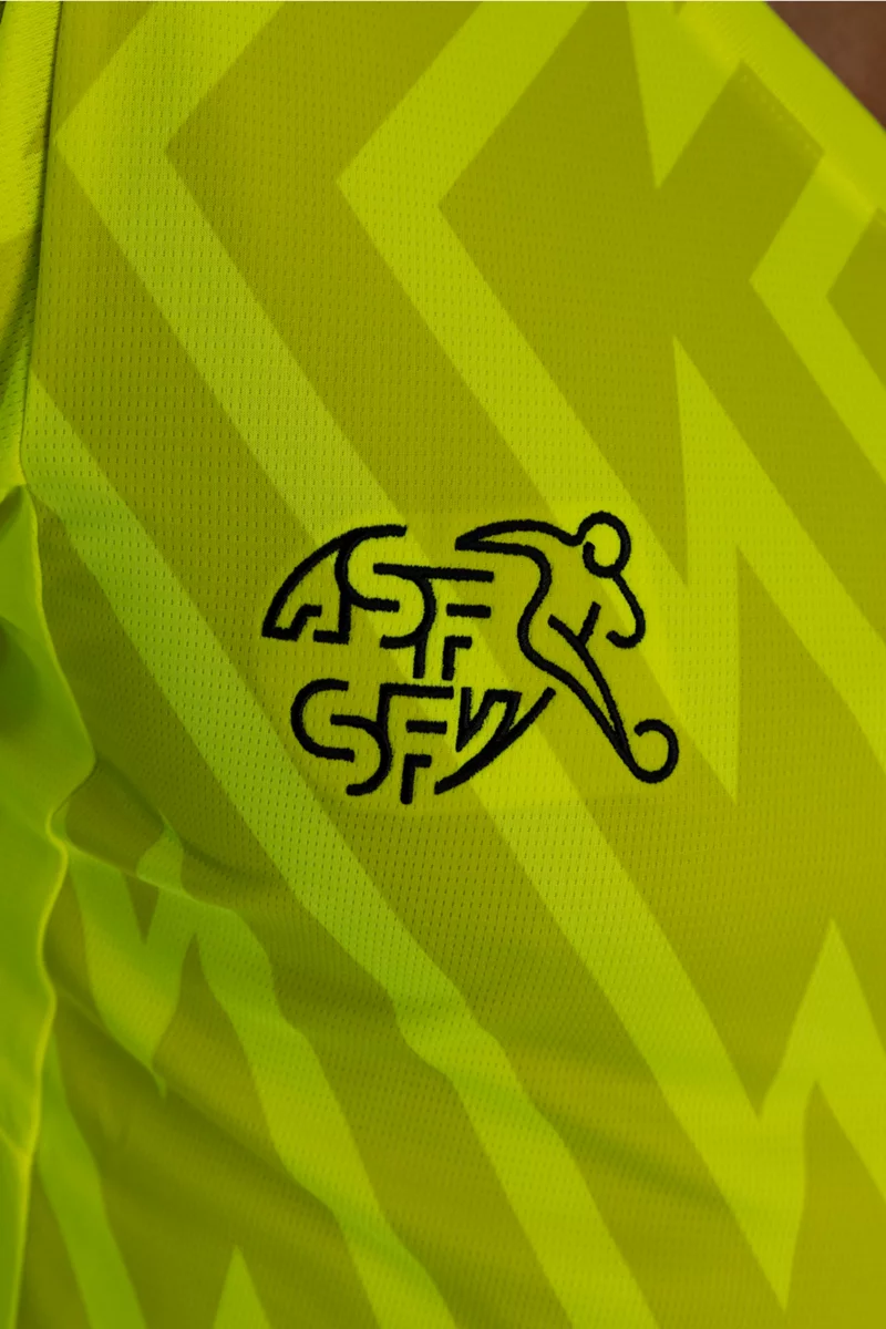 Puma Schweiz Replica Herren Torwarttrikot EM 2024 gelb