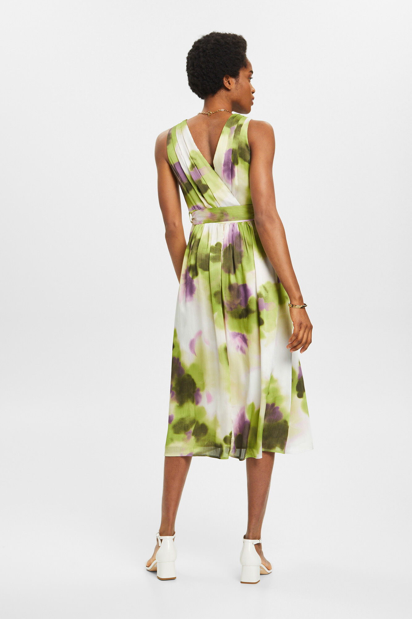 Vestido midi com estampa floral - Estampa verde