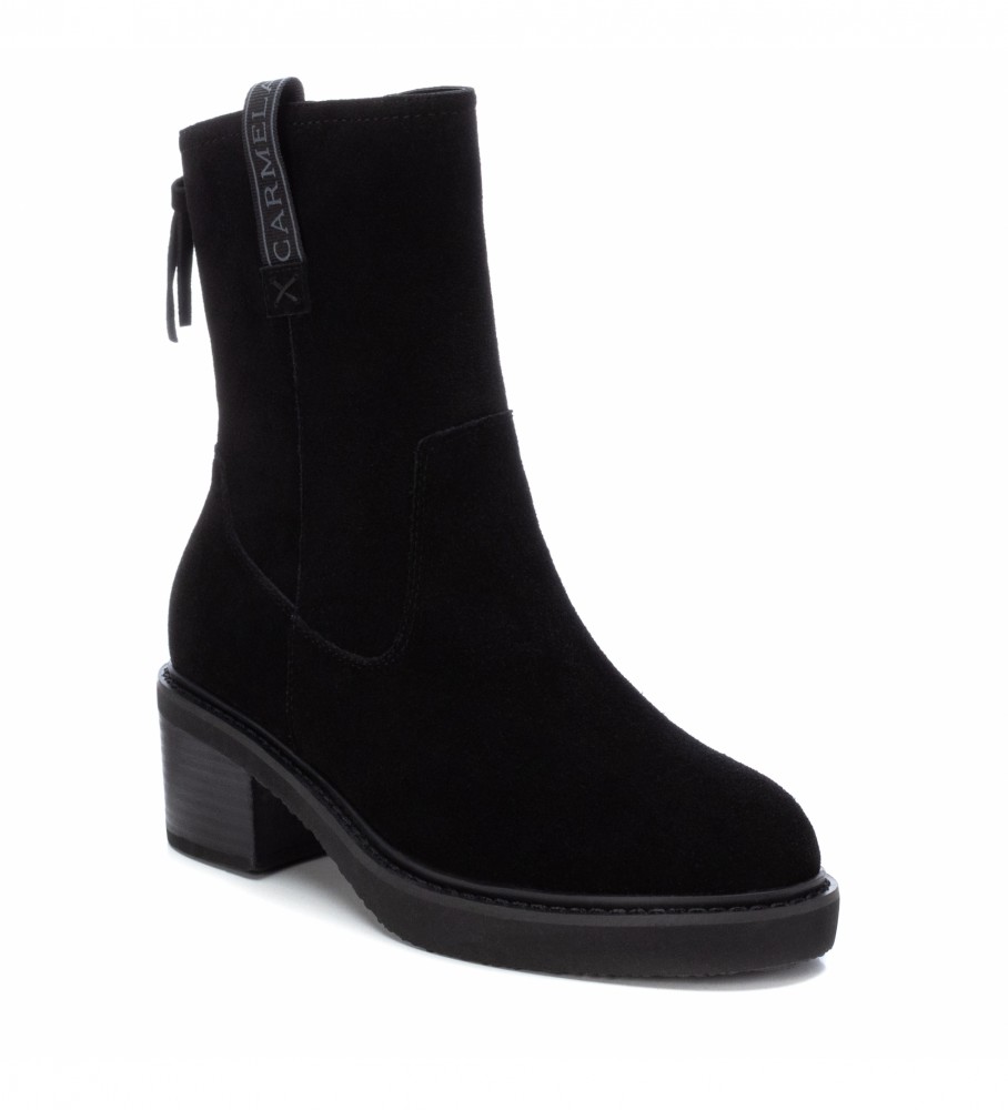 Botas de cano curto Carmela em couro preto, modelo 160344 - Altura do salto: 5 cm -