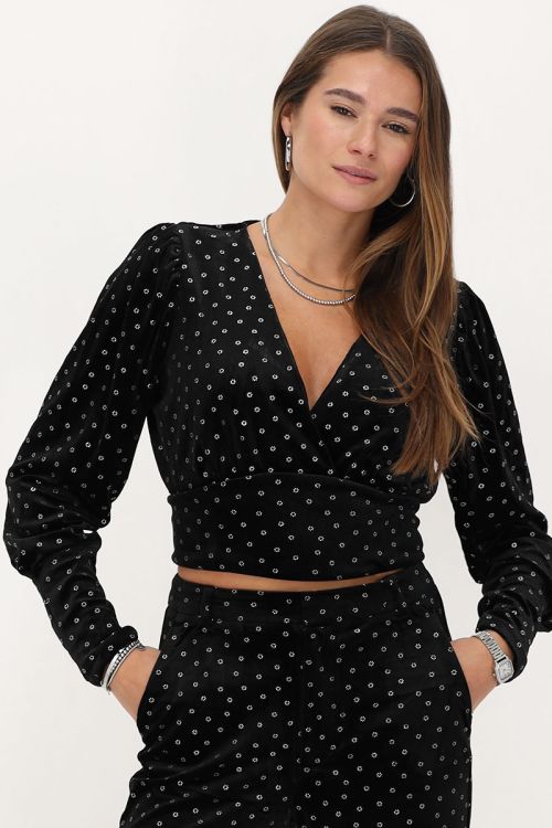 Zwarte velvet top met zilverkleurige bloemen
