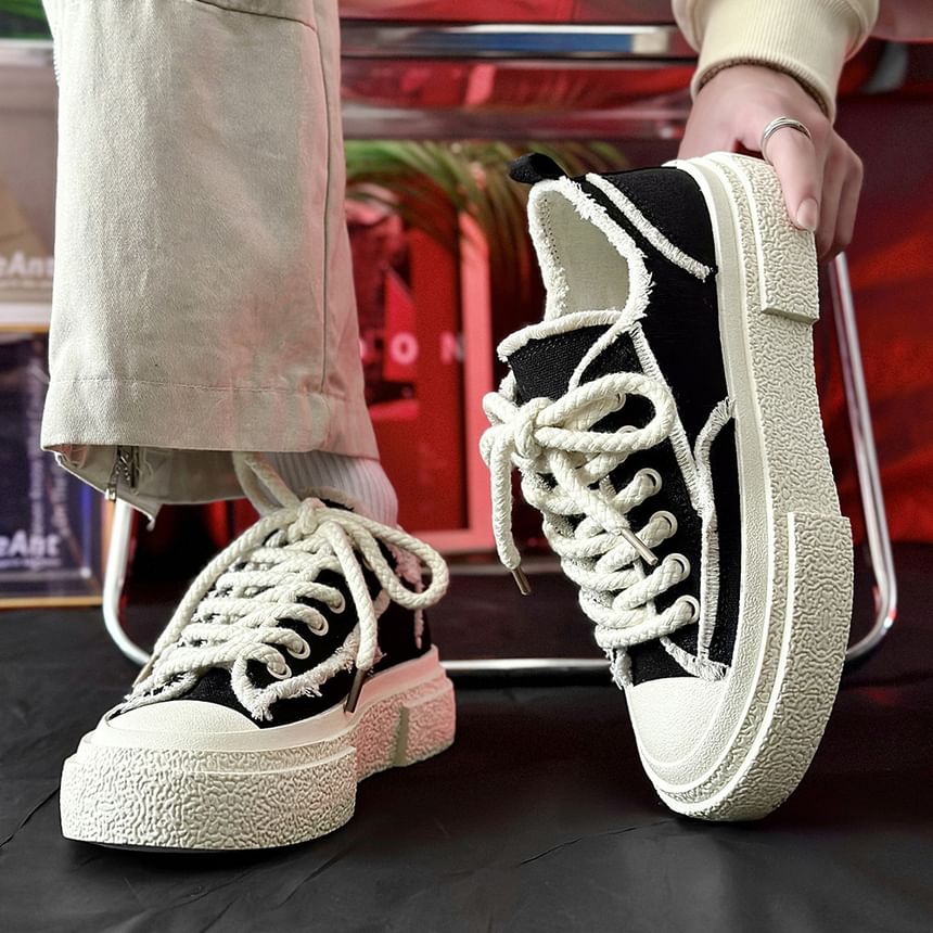 Tanzanite - Sneakers met franje en vetersluiting (verschillende uitvoeringen)