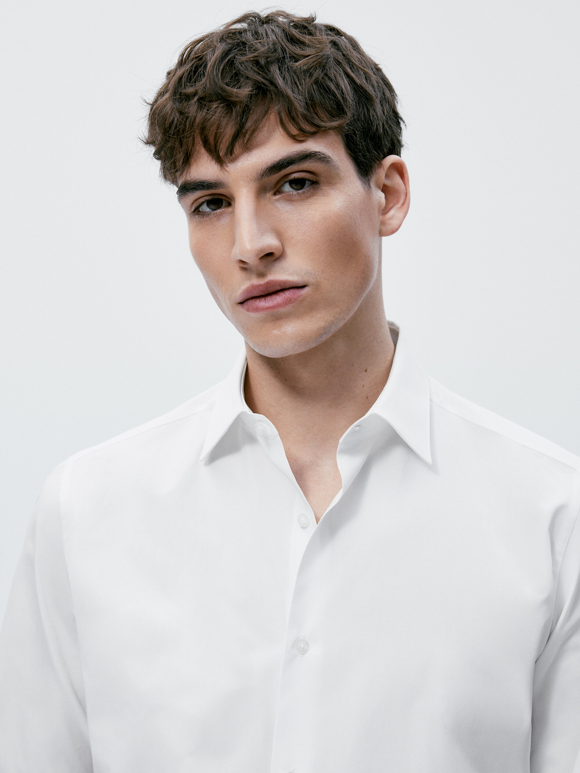 Camisa de algodão popeline de corte justo - BRANCA