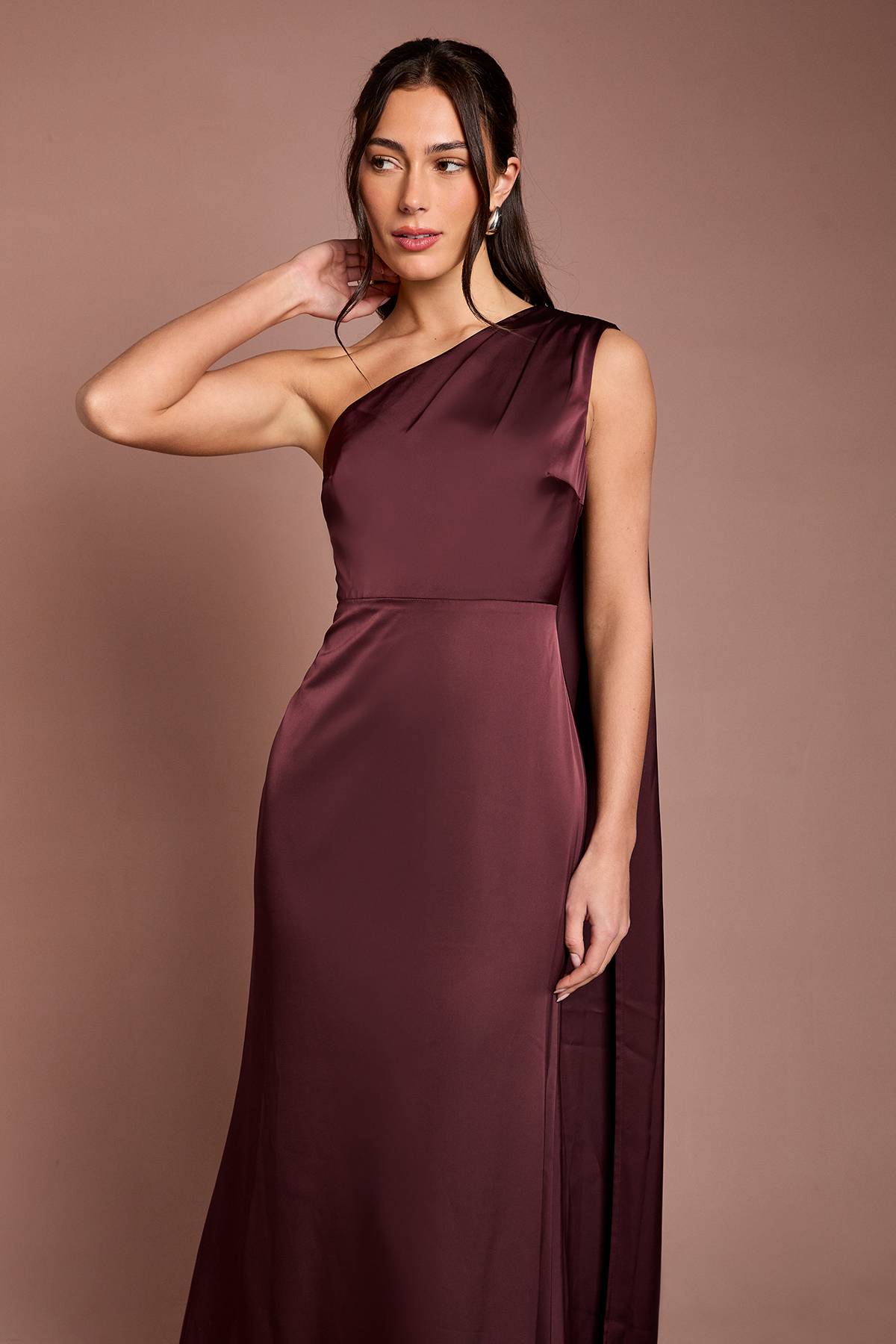 Coast Robe de Demoiselle d'Honneur Longue en Satin Coast Honoured Petite à Une Épaule Drapée