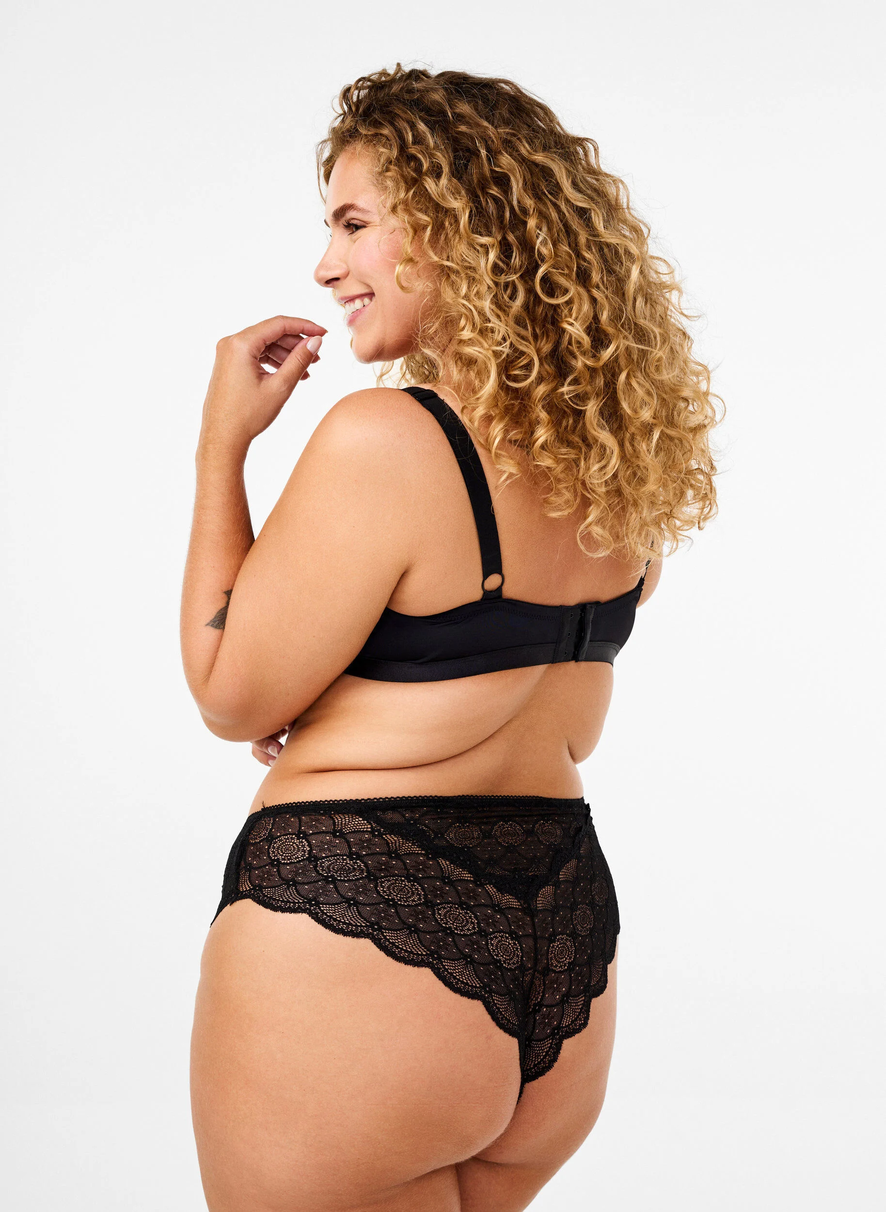 Brazilian blondetrusse