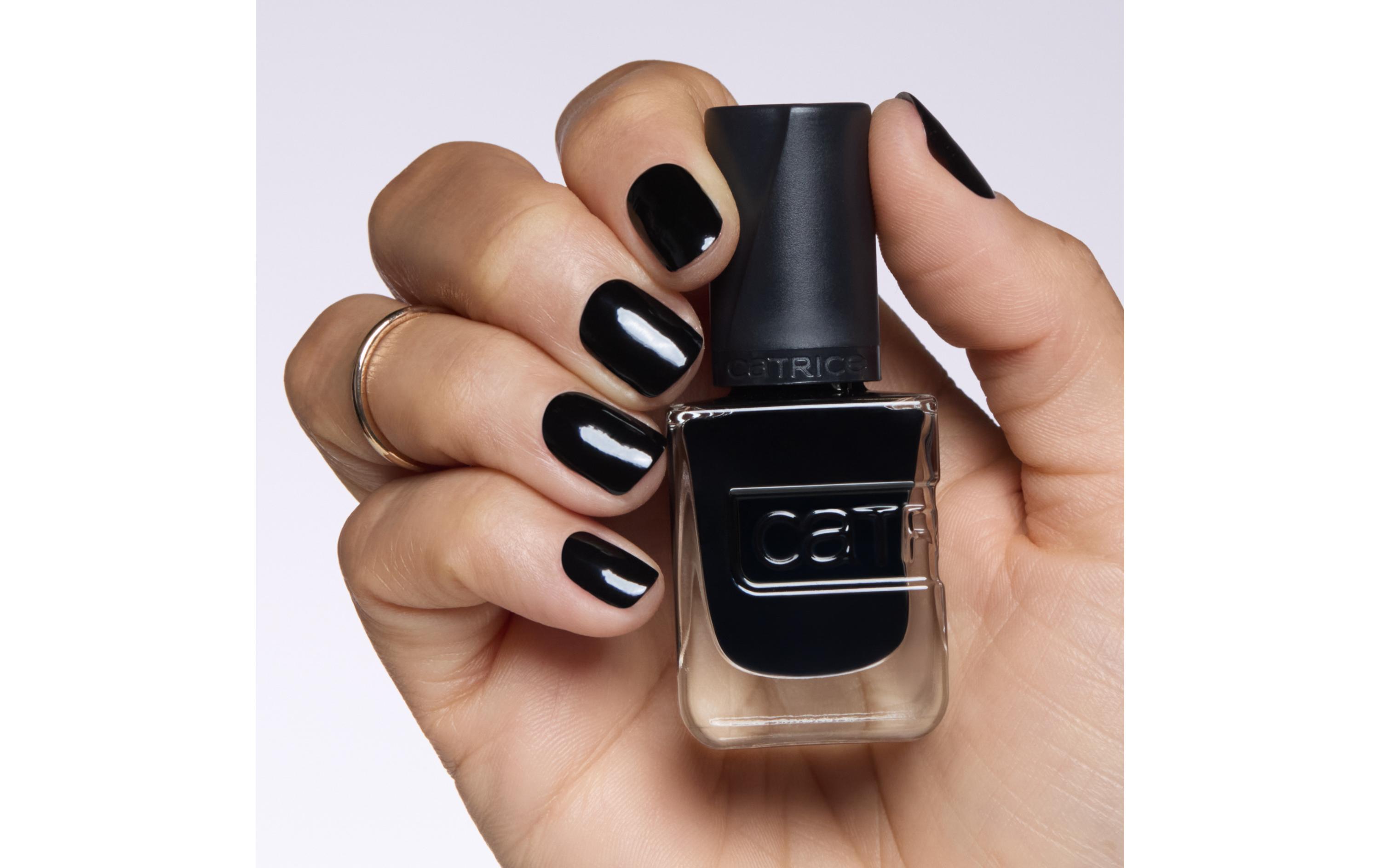 Nagellack Gel Affair 037 Black To The RootsLanganhaltender Gel-Nagellack in zeitlosem Schwarz
