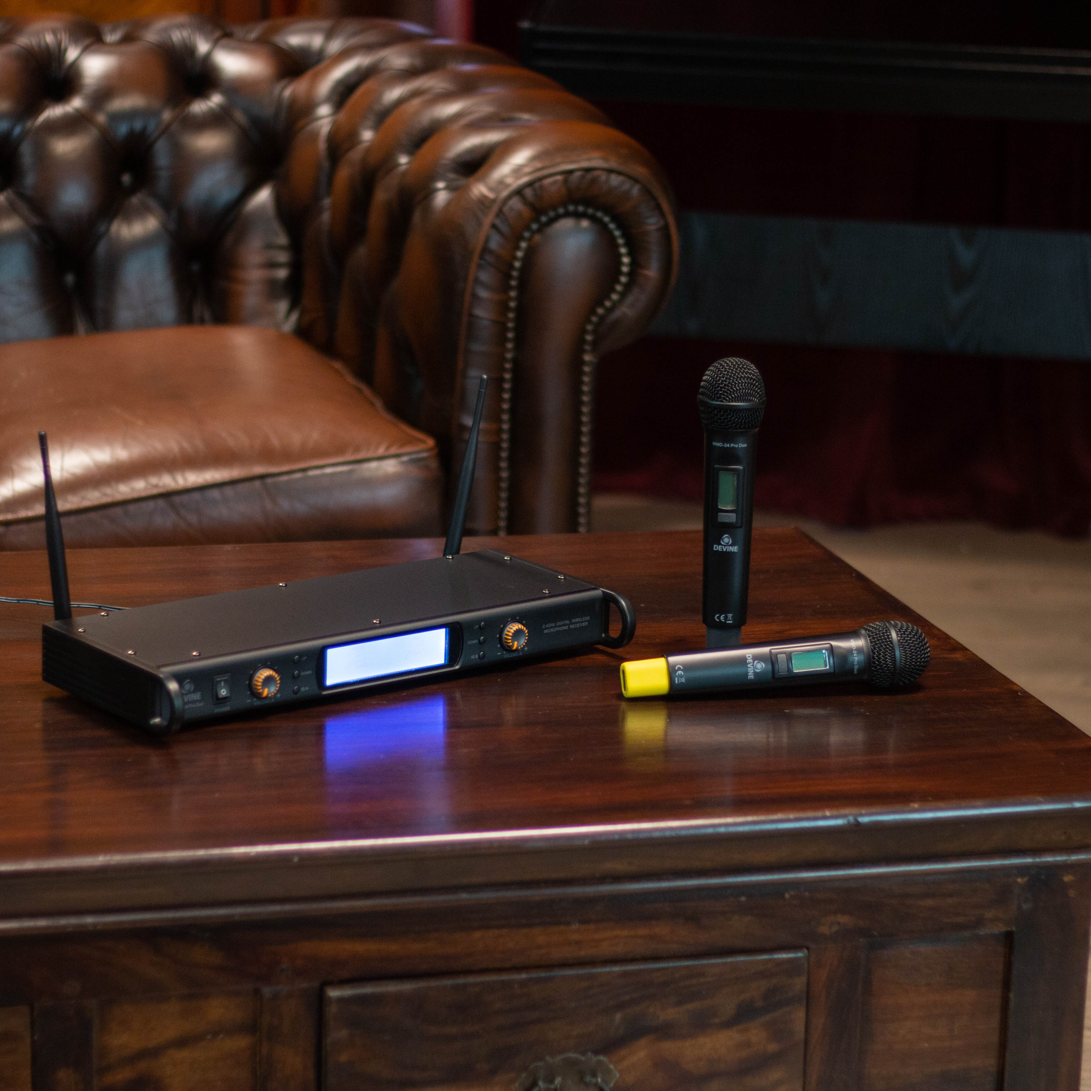 Devine WMD-24 Pro Duo draadloos handheld systeem (2.4 GHz)