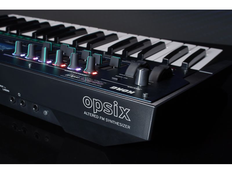 Korg Synthesizer opsix mk II Altered FM Synthesizer mit 37 Tasten