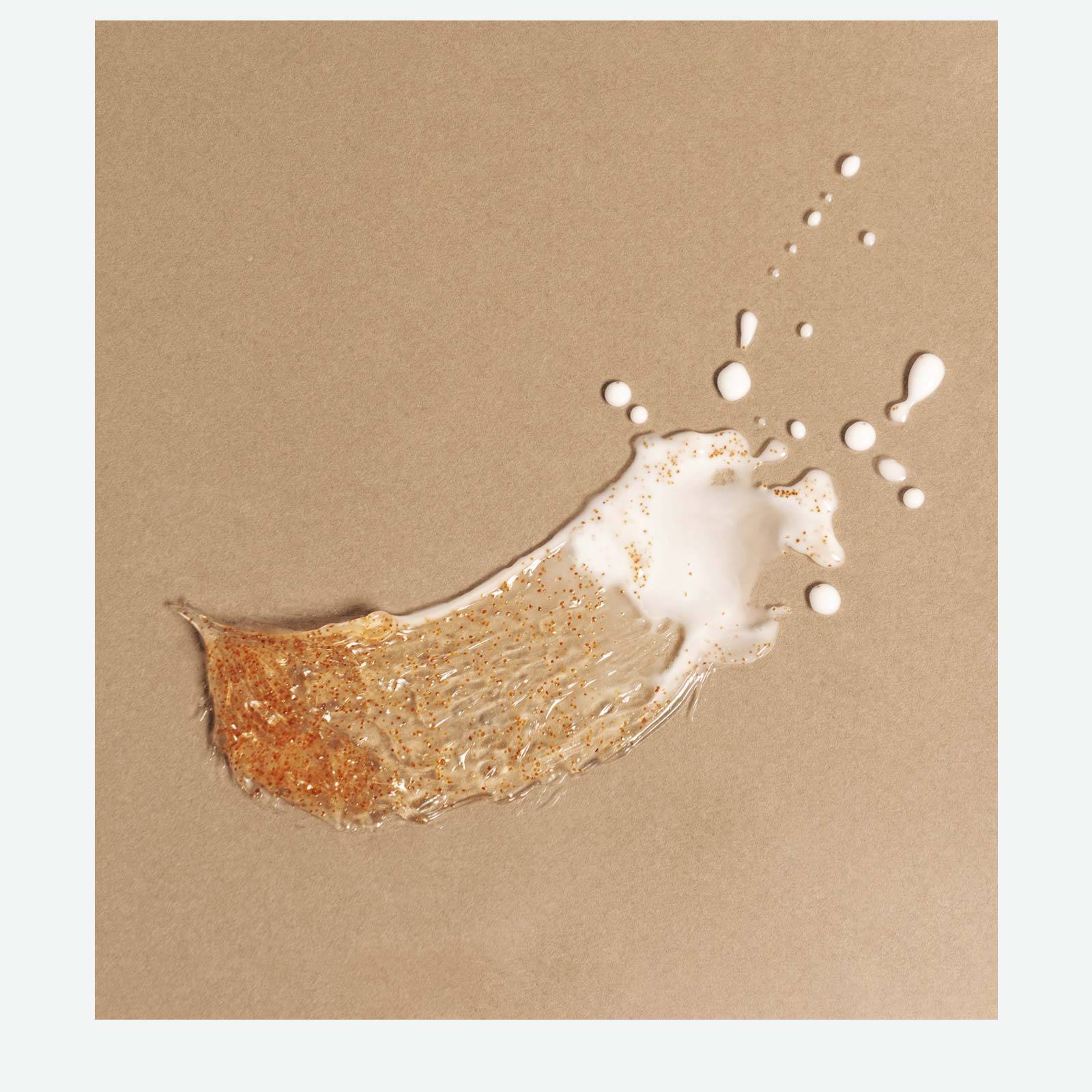 P91 - Gommage corps nourrissant<br>à l'huile d'amande douce