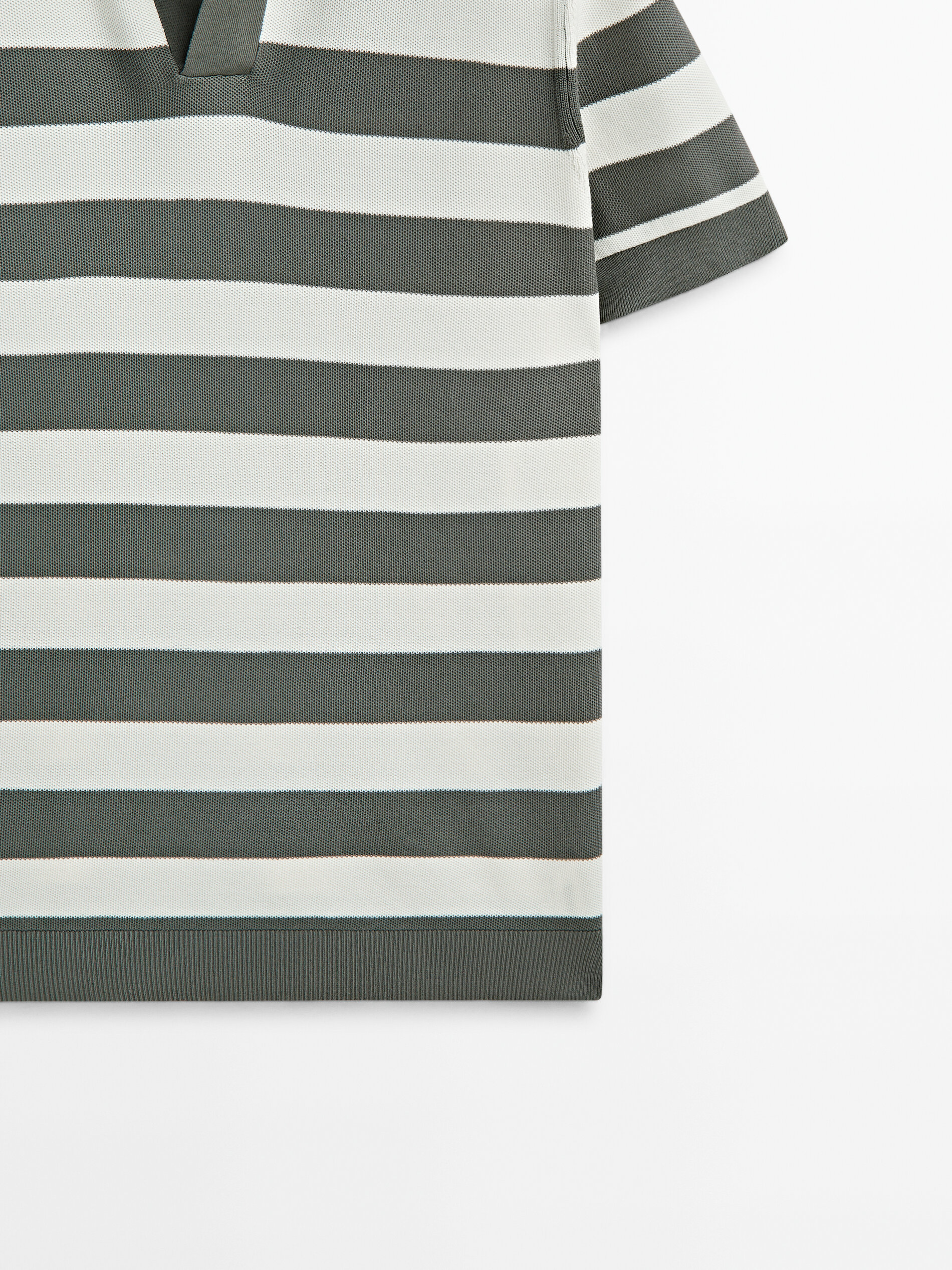 Camisa polo listrada de manga curta - Cáqui