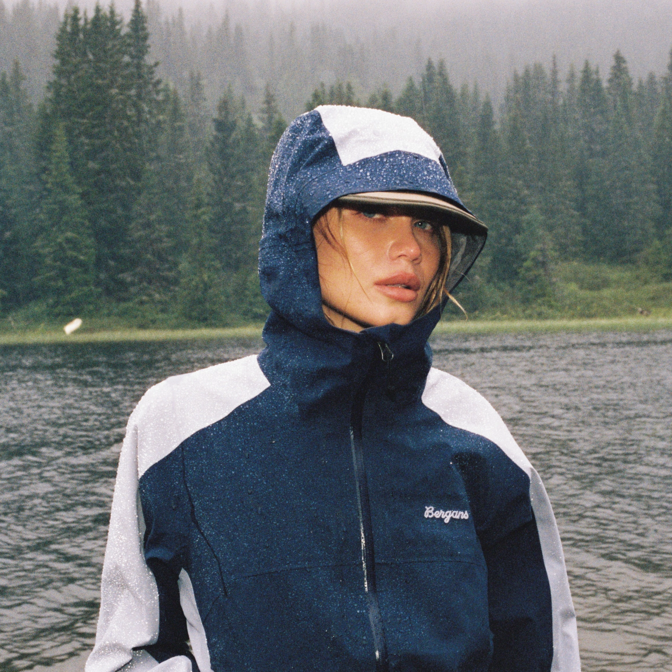 Vaagaa Allround 3L Shell Jacket Women Navy Blue / Husky Blue