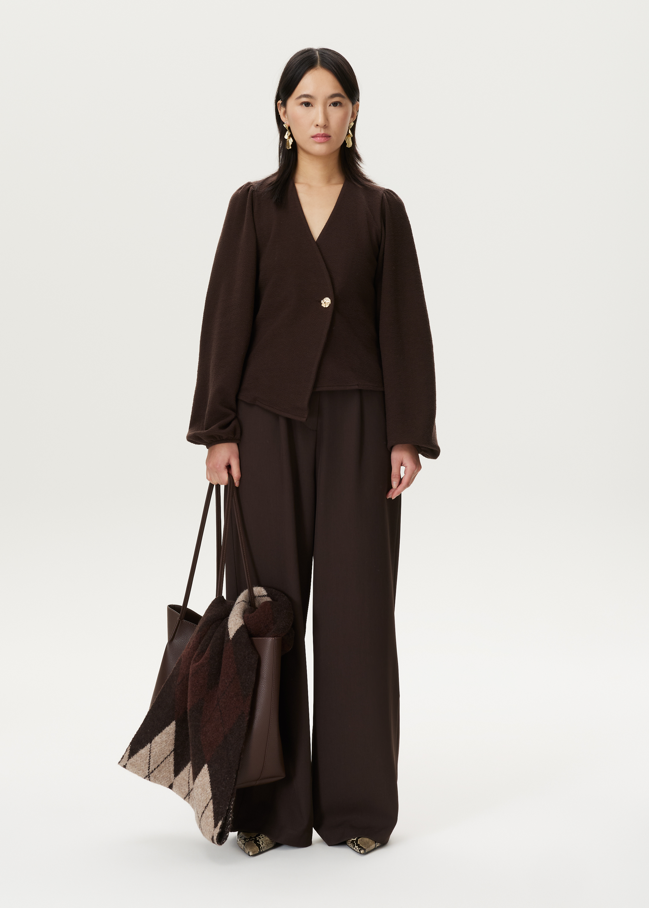 Top met asymmetrisch detail