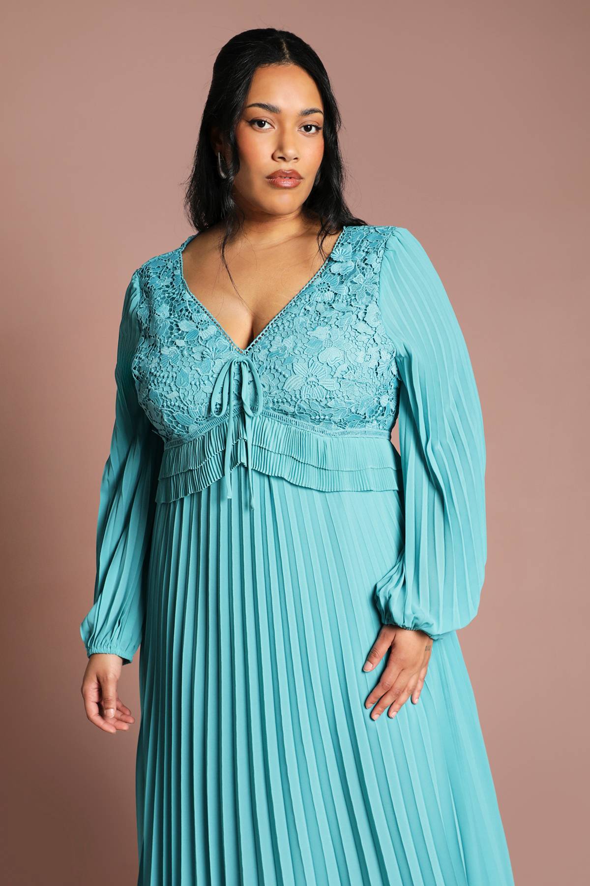 Coast Robe Longues Manches à Plis avec Insert en Dentelle Plus