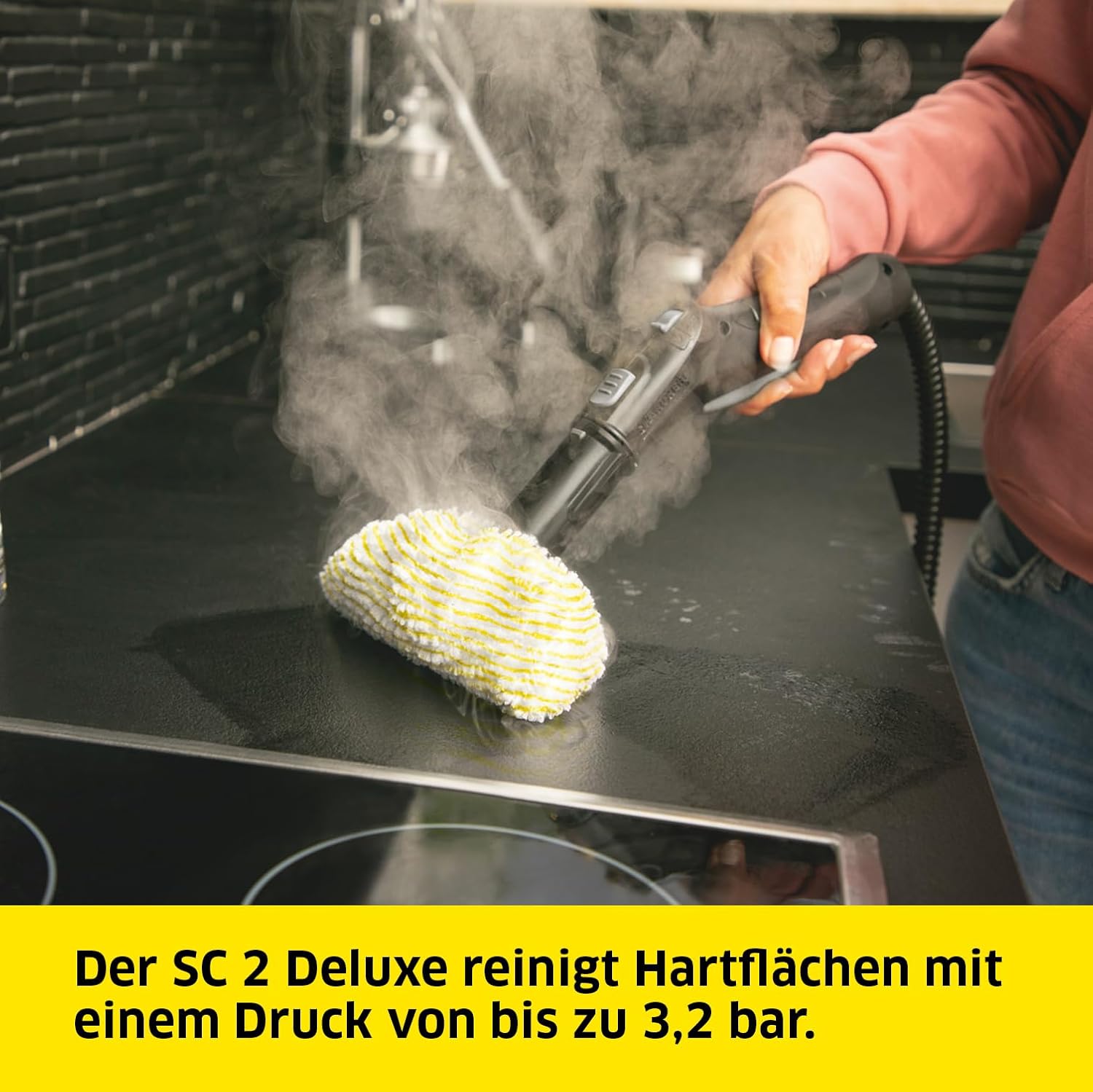 Kärcher Dampfreiniger SC 2 Deluxe, Flächenleistung: ca. 75m², Tank: 1 l, Dampfdruck: max. 3,2 bar, Aufheizzeit: 6,5 min., Heizleistung: 1.500 W, mit Bodenreinigungsset EasyFix und 3 Düsen