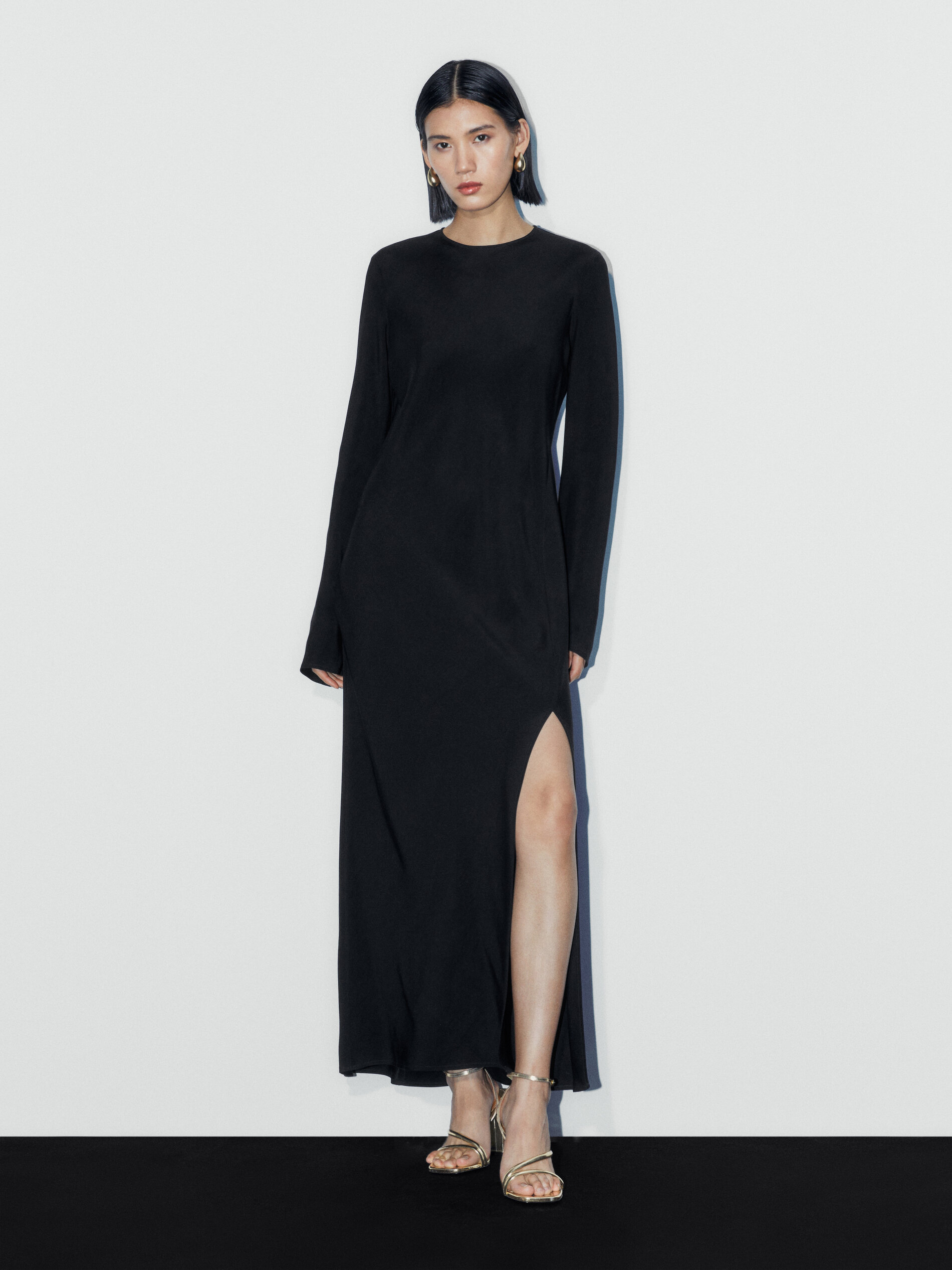 Vestido longo e fluido de manga comprida - PRETO