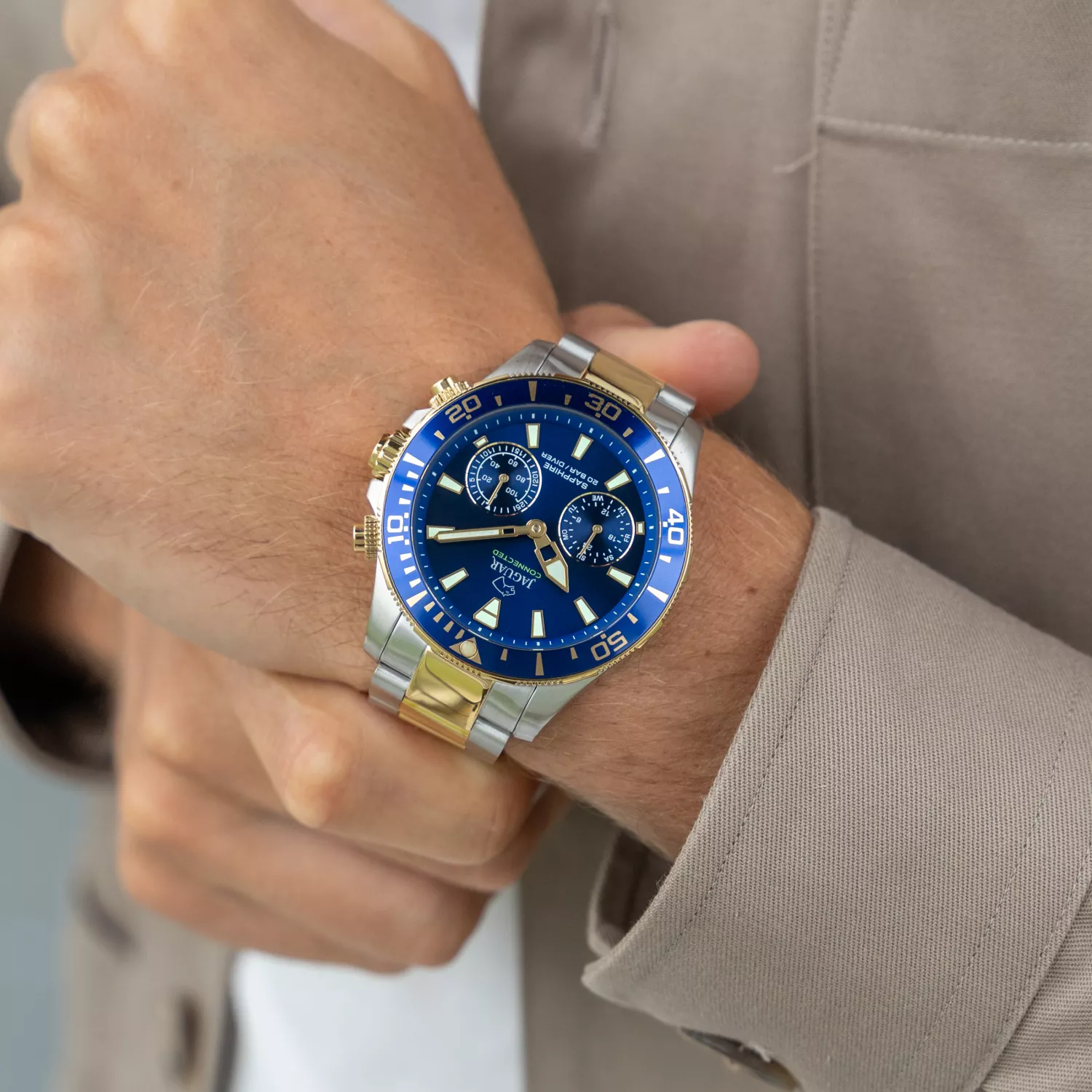 Jaguar Connected Diver J889/1