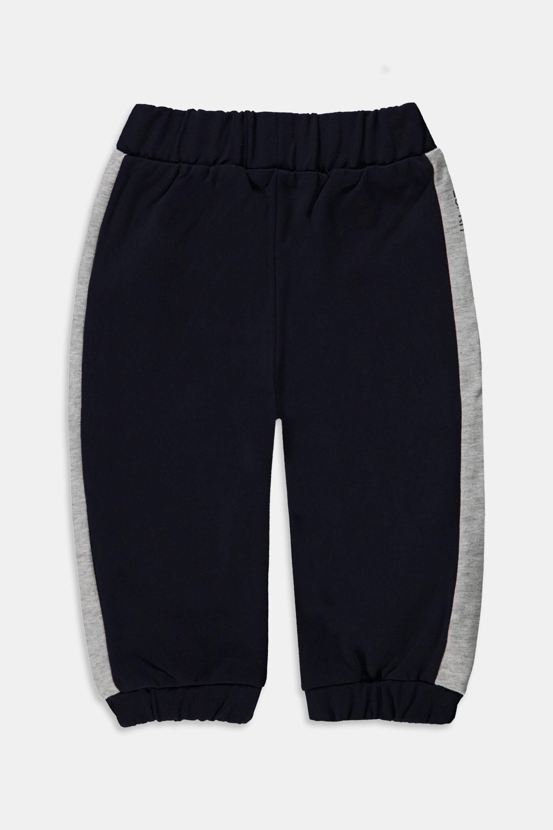 Pants knitted