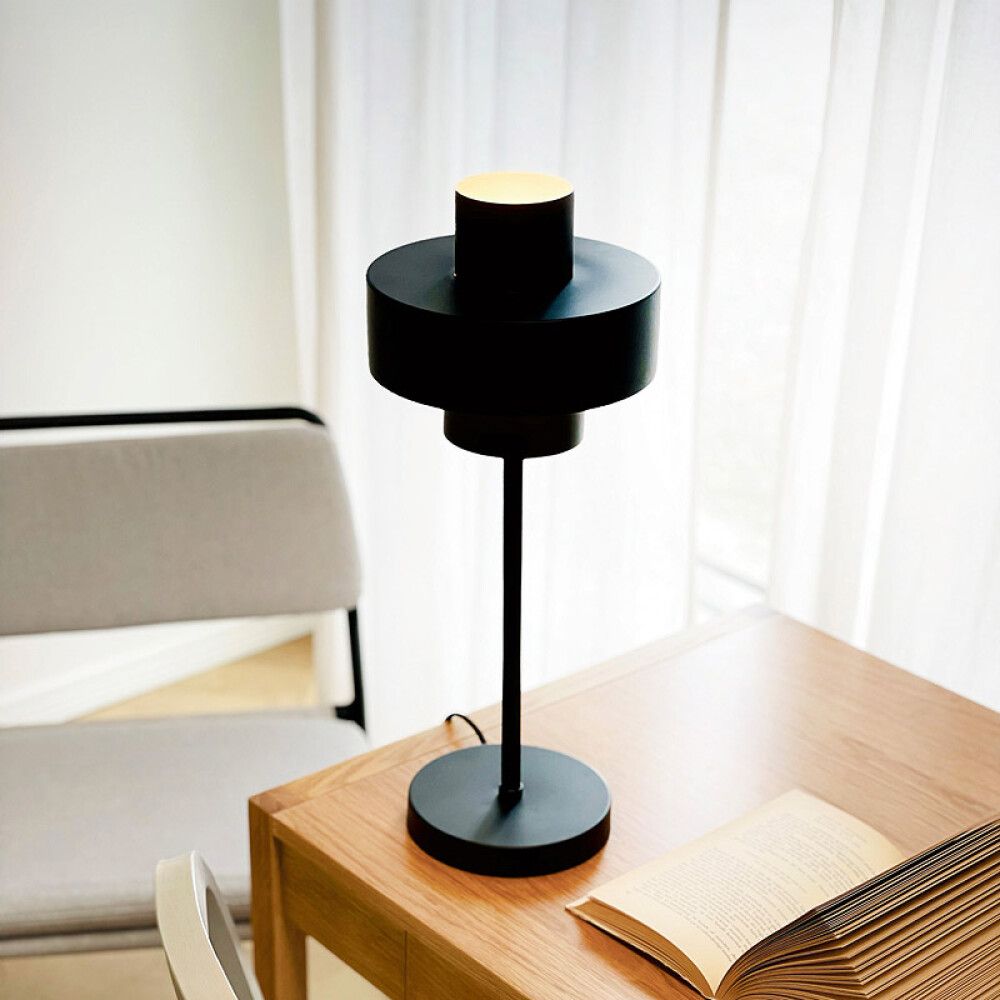 BORDSLAMPE DYBERG LARSEN STOKE SVART