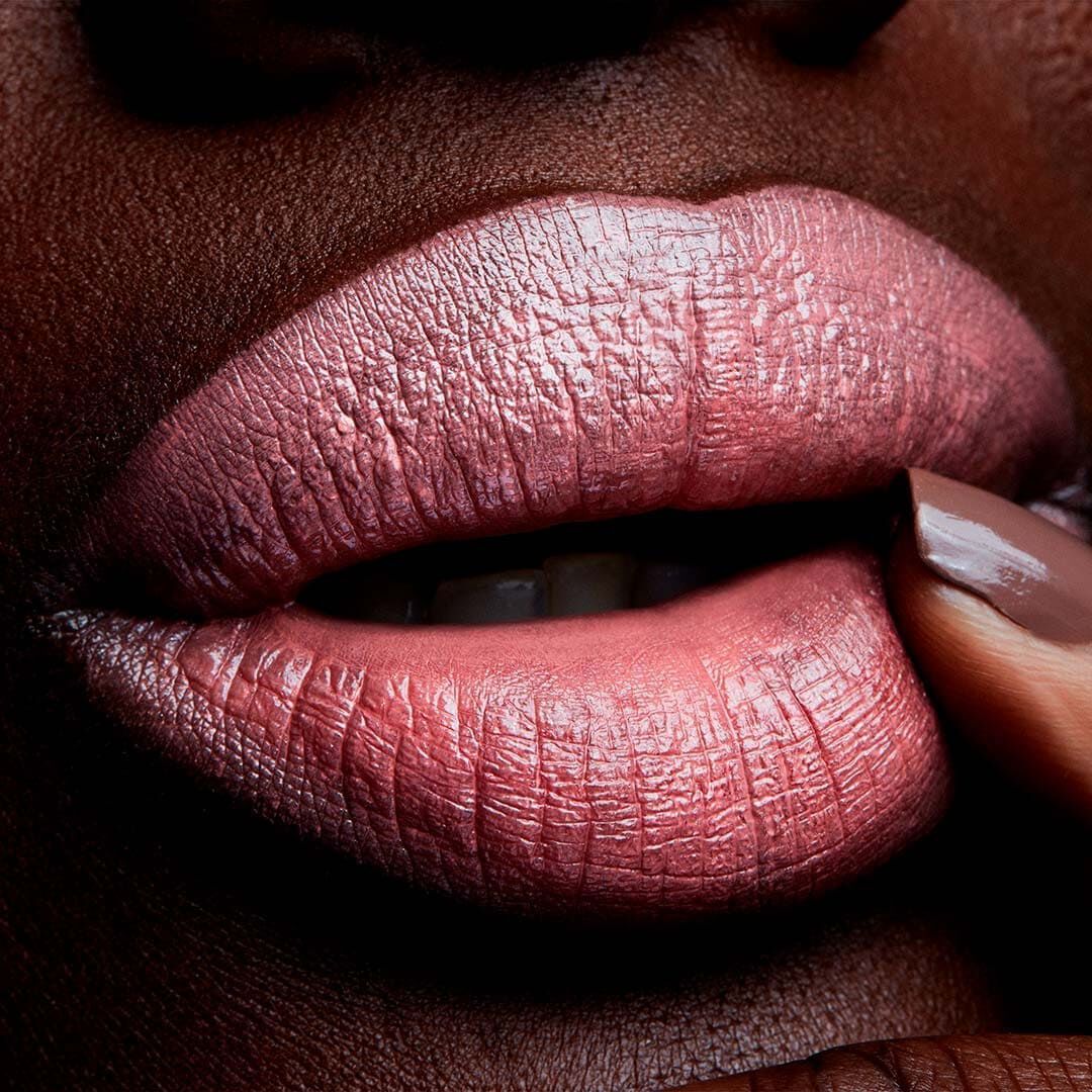 MAC CREMESHEEN LIPSTICK