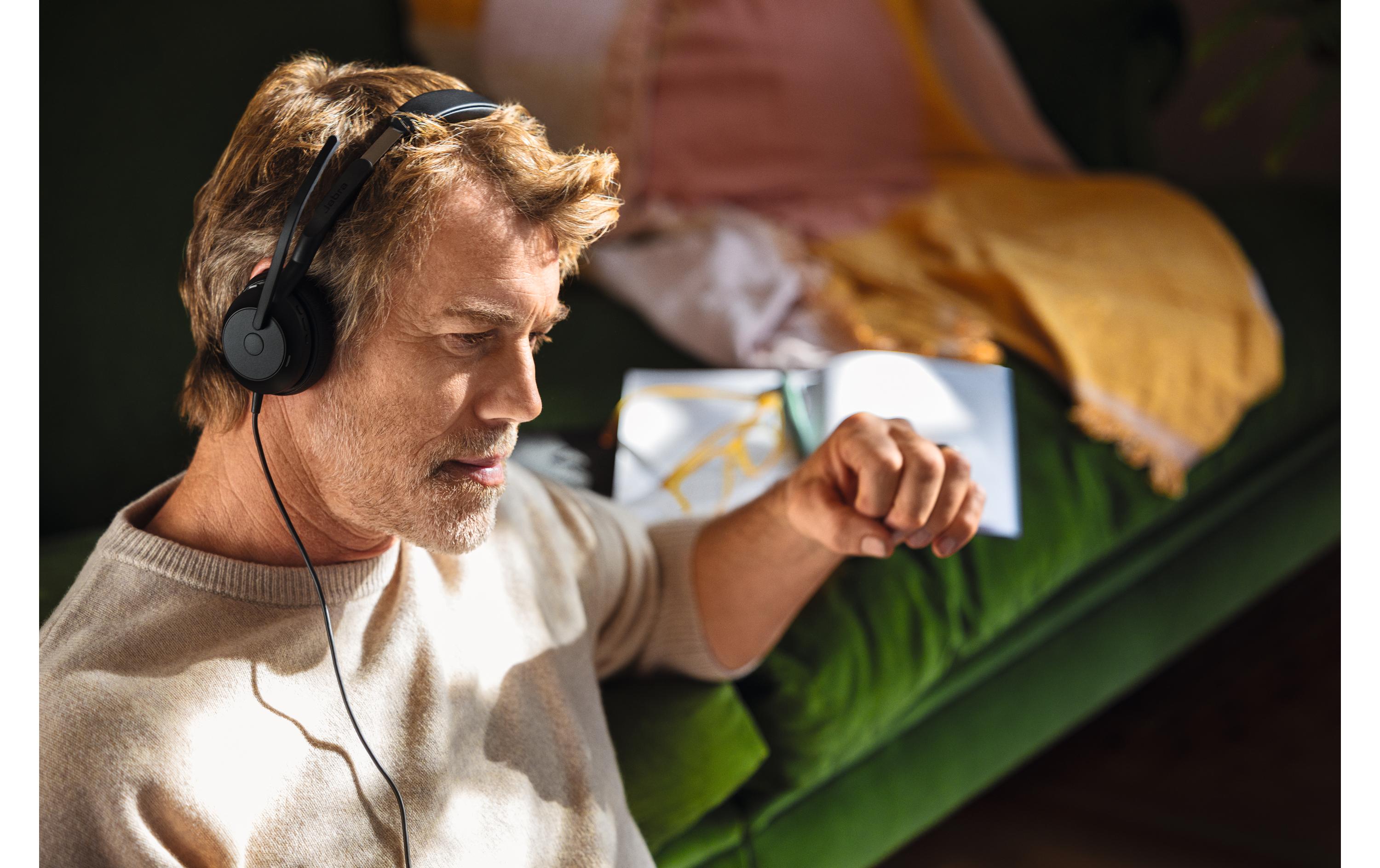 Headset Evolve2 50 Duo MS, USB-A<br>Dank der geräuschunterdrückenden Mikrofone können Sie von überall aus professionell arbeiten