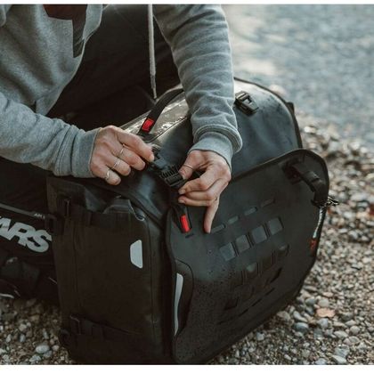 Sacoches cavalières SW-MOTECH SysBag WP L avec platine coté droit (27-40 litres) l'unité Universel - Noir