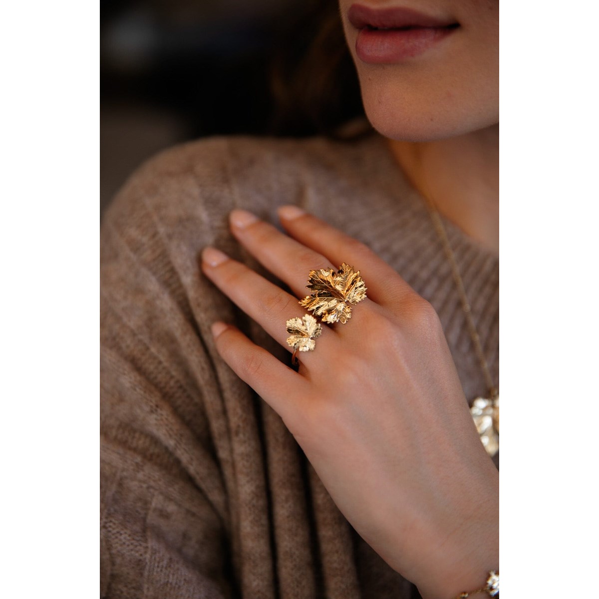 maxi bague feuille doré à l'or fin - HÉRA