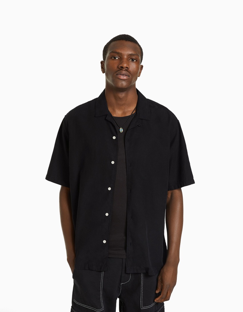 Camisa de manga curta com modelagem relaxada