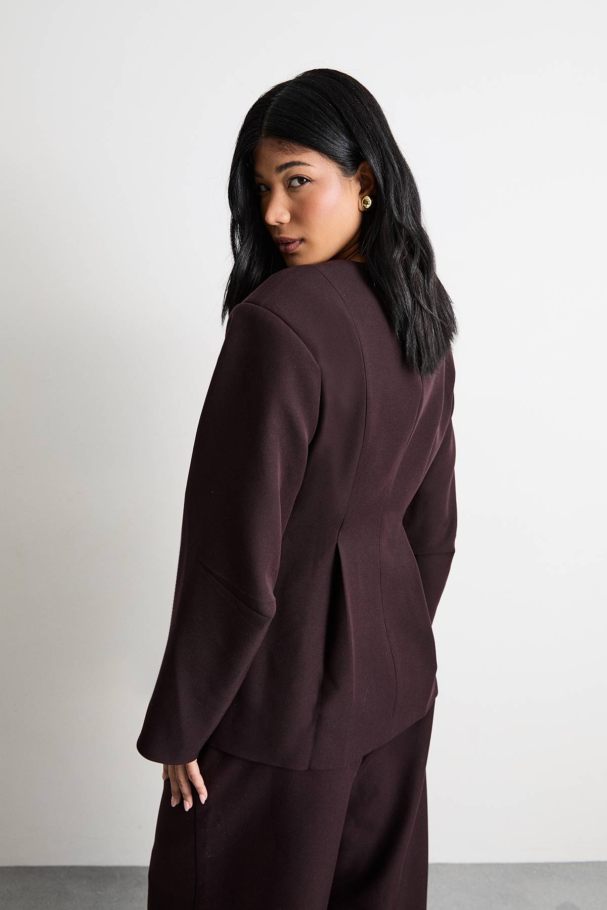 Warehouse Blazer Premium Tailleur à Épaules Extrêmes et Taille Moulée