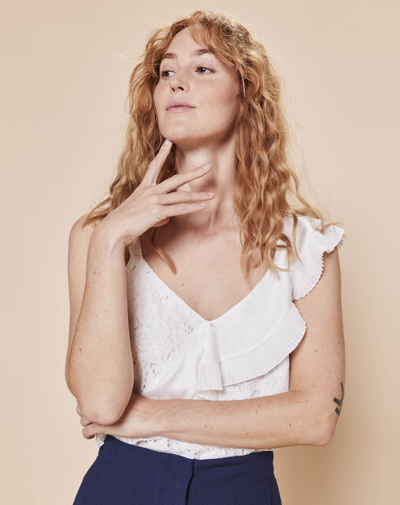 Derhy Top Naples manches asymétrique en dentelle blanc