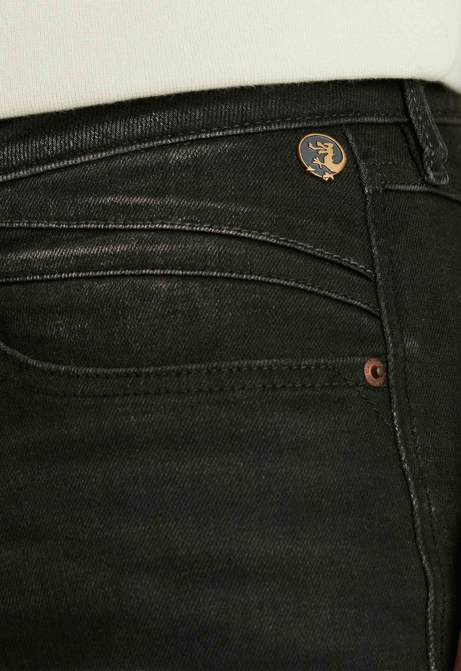 Cast Iron Shiftback Tapered Jeans