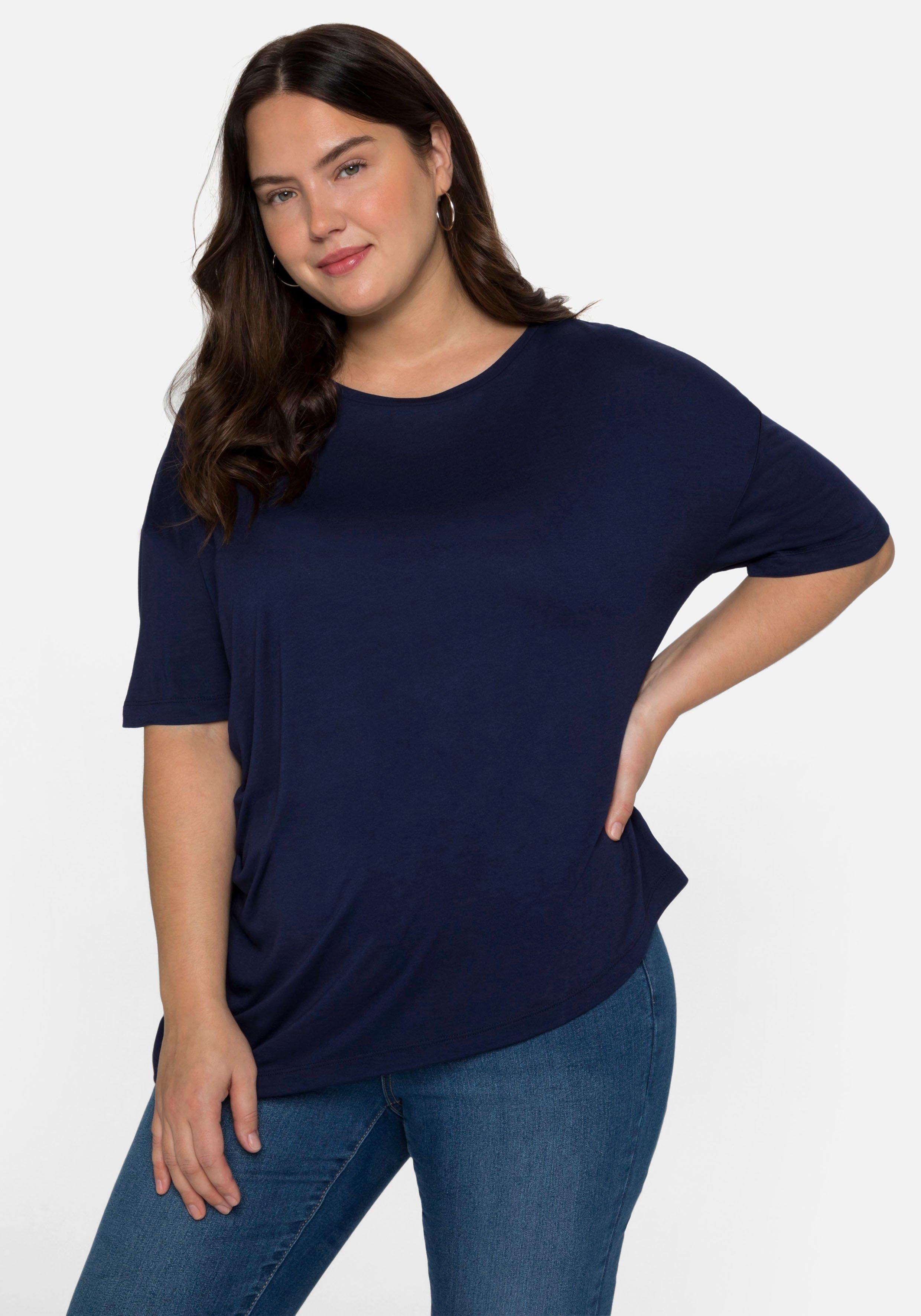 Shirt mit asymmetrischem Saum und Falten